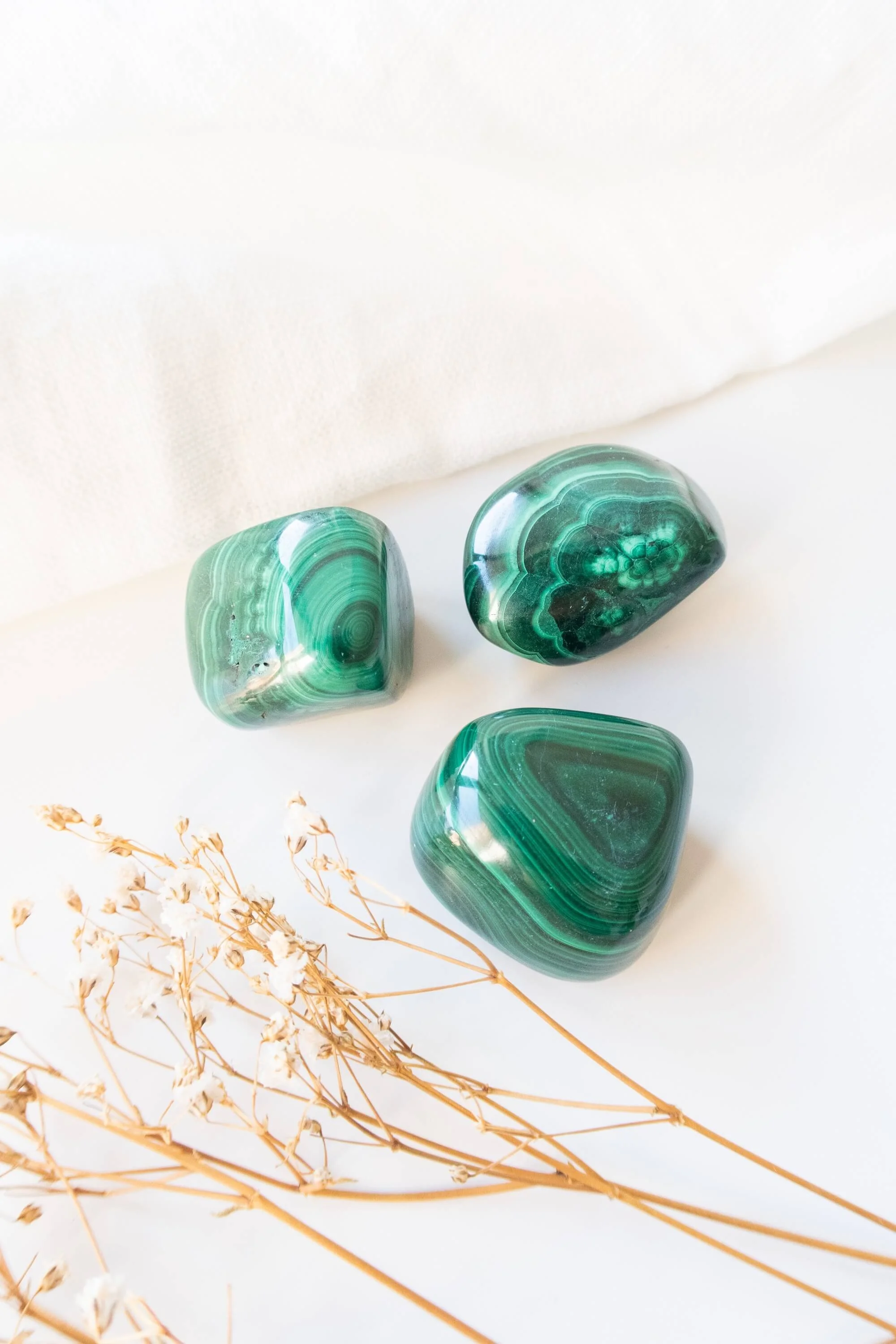Collana in oro ciondolo a punta in malachite Collana in oro ciondolo a punta in malachite