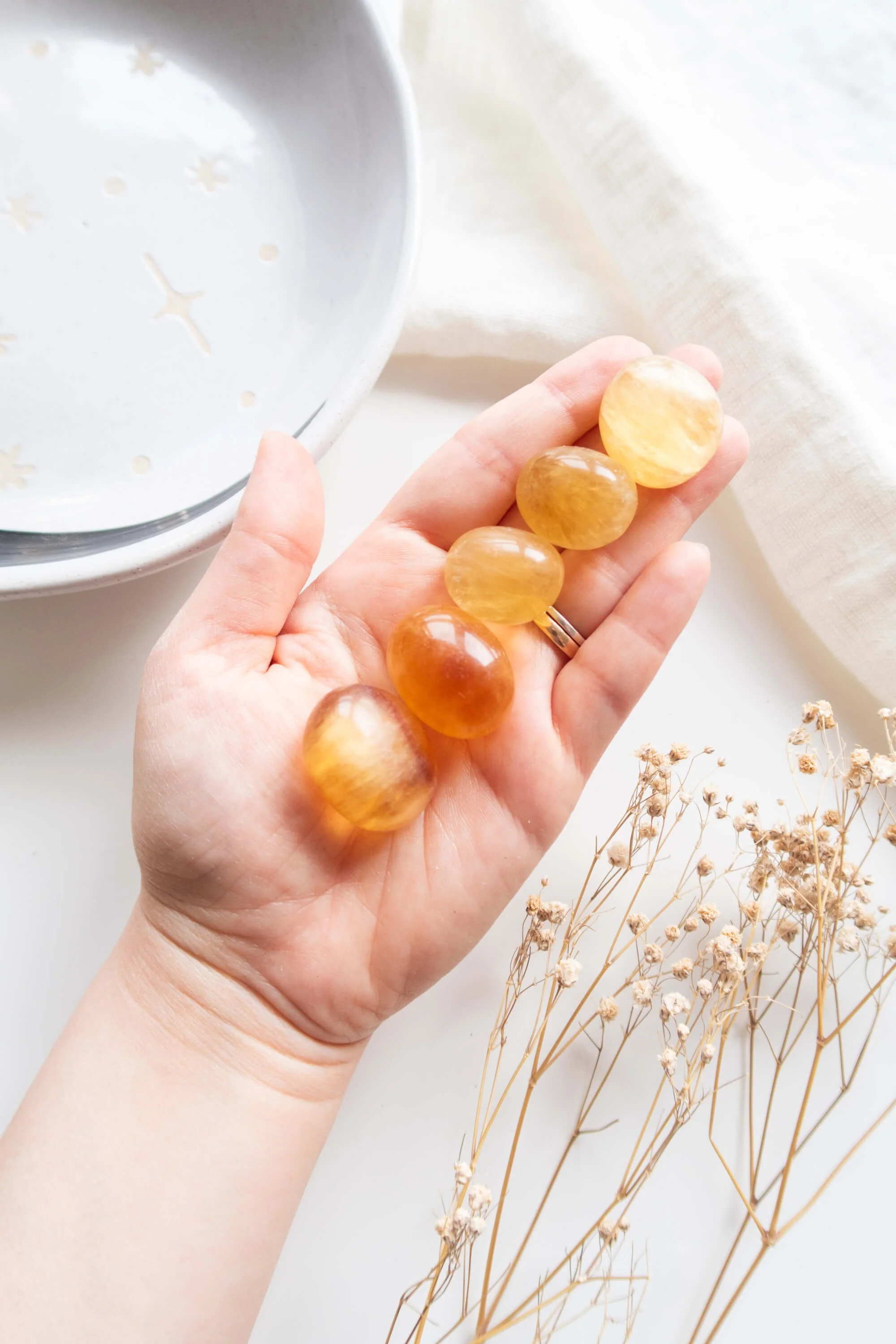 Pietra burattata di Fluorite gialla