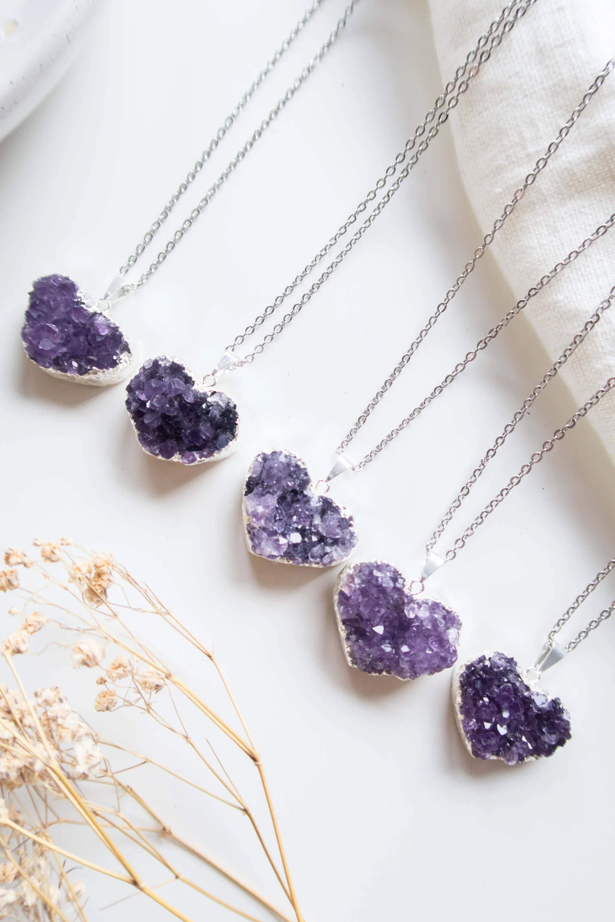 collana-con-drusa-di-ametista-a-forma-di-cuore (3).jpg