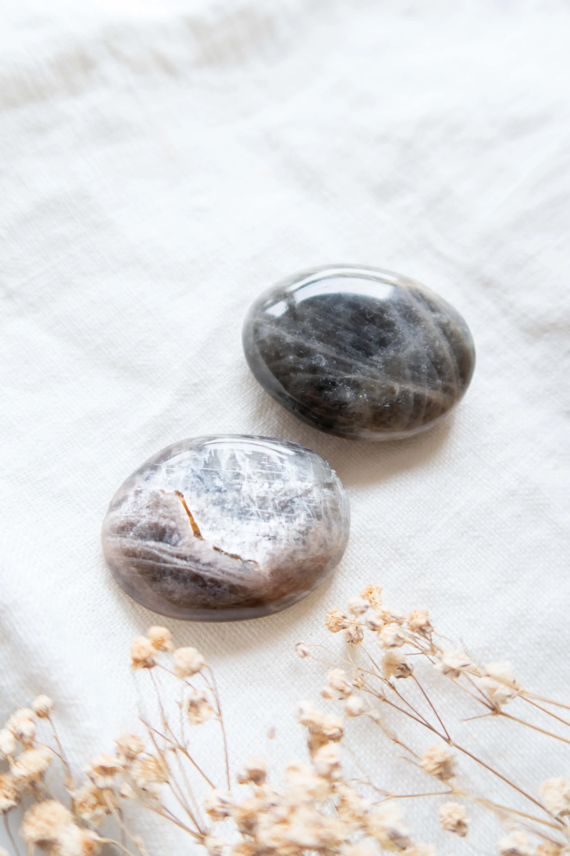 palm-stone-di-pietra-di-luna-nera (3).jpg