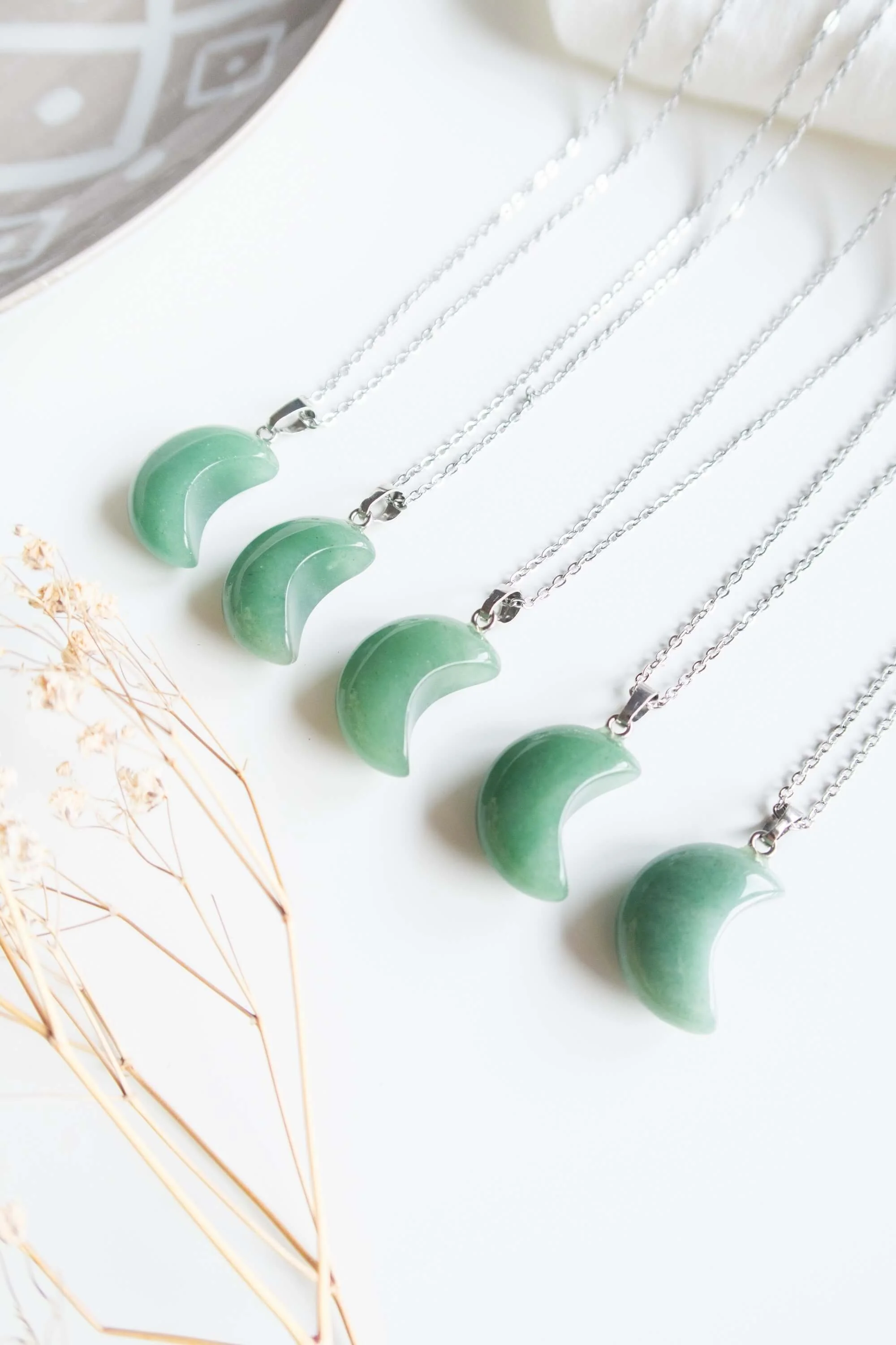 Collana con ciondolo di Avventurina Verde a forma di luna