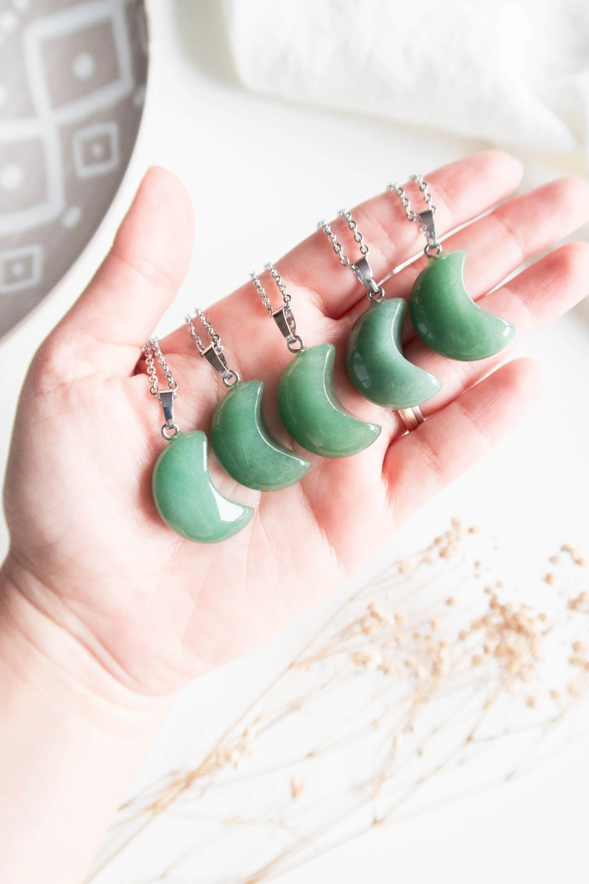 Collana con ciondolo di Avventurina Verde a forma di luna