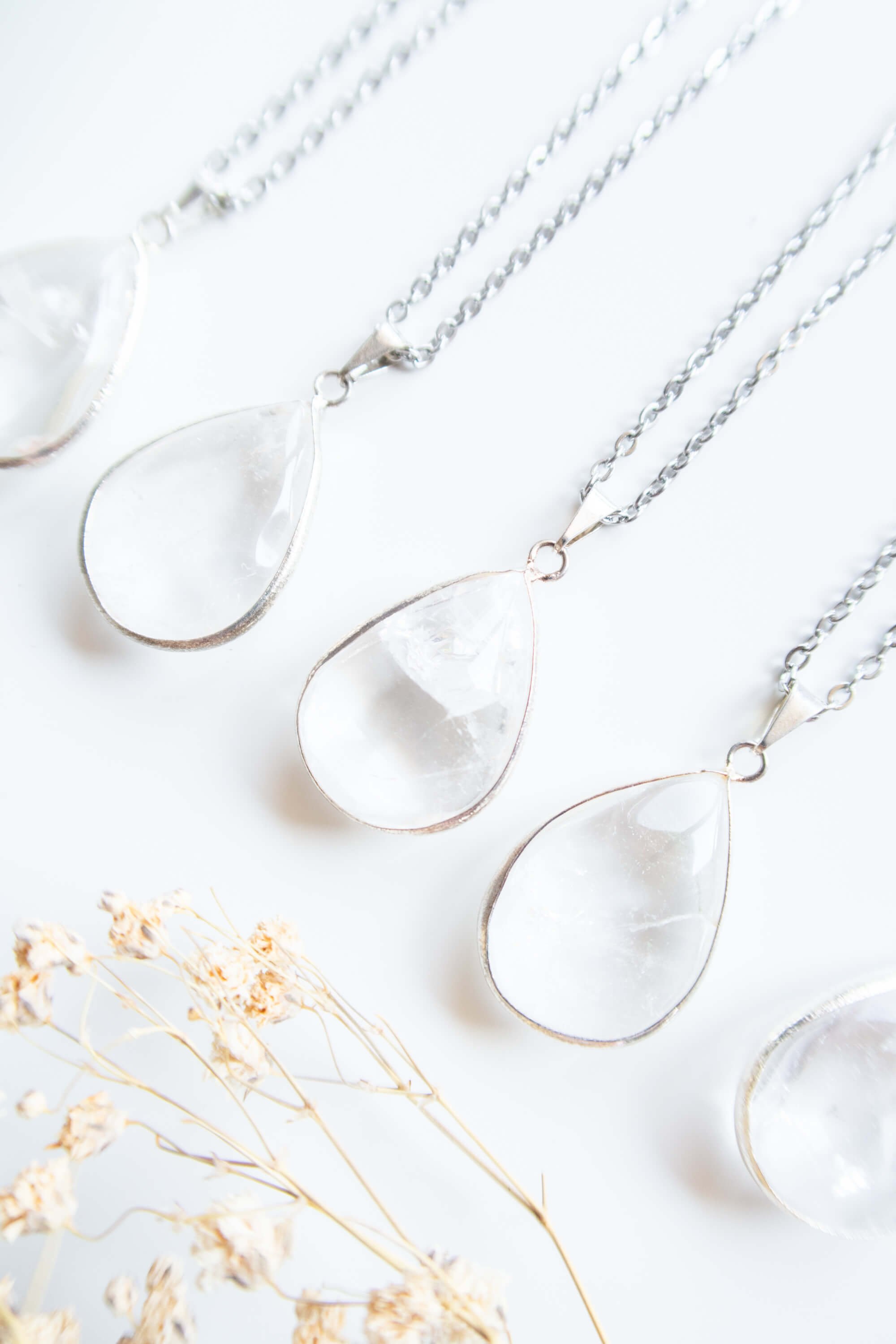 Collana con ciondolo a goccia di Quarzo Ialino
