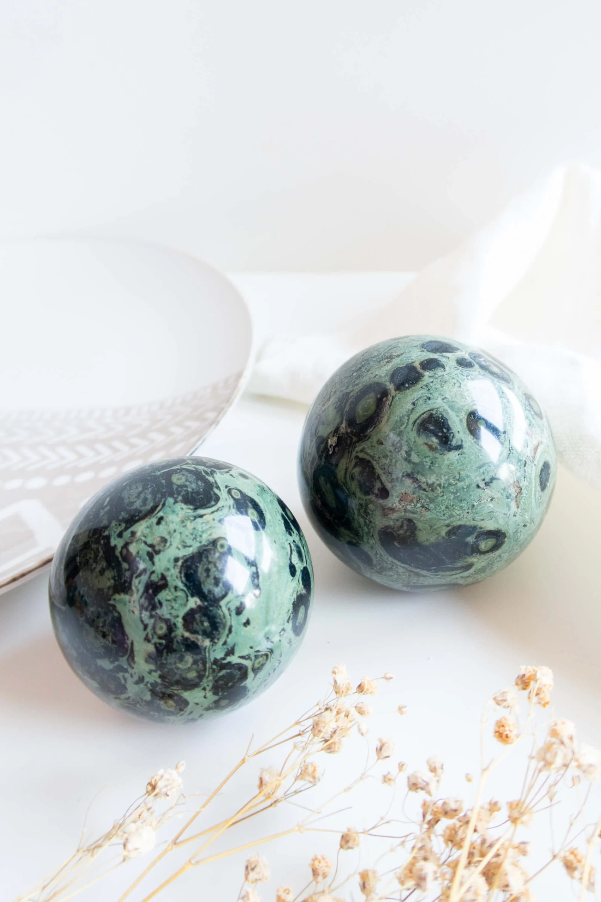 Sfera di Eldarite (Diaspro Kambaba)