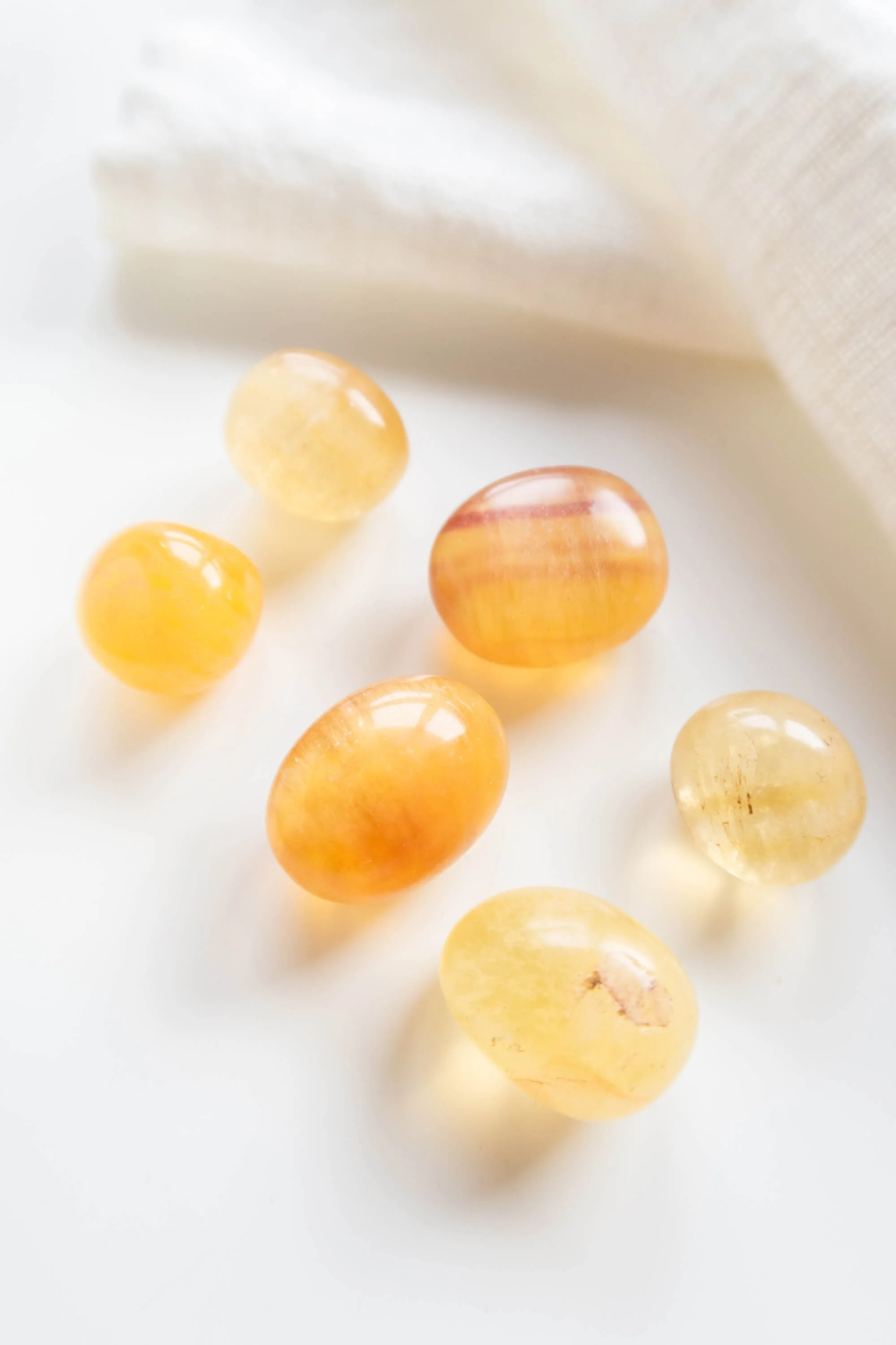 Pietra burattata di Fluorite gialla