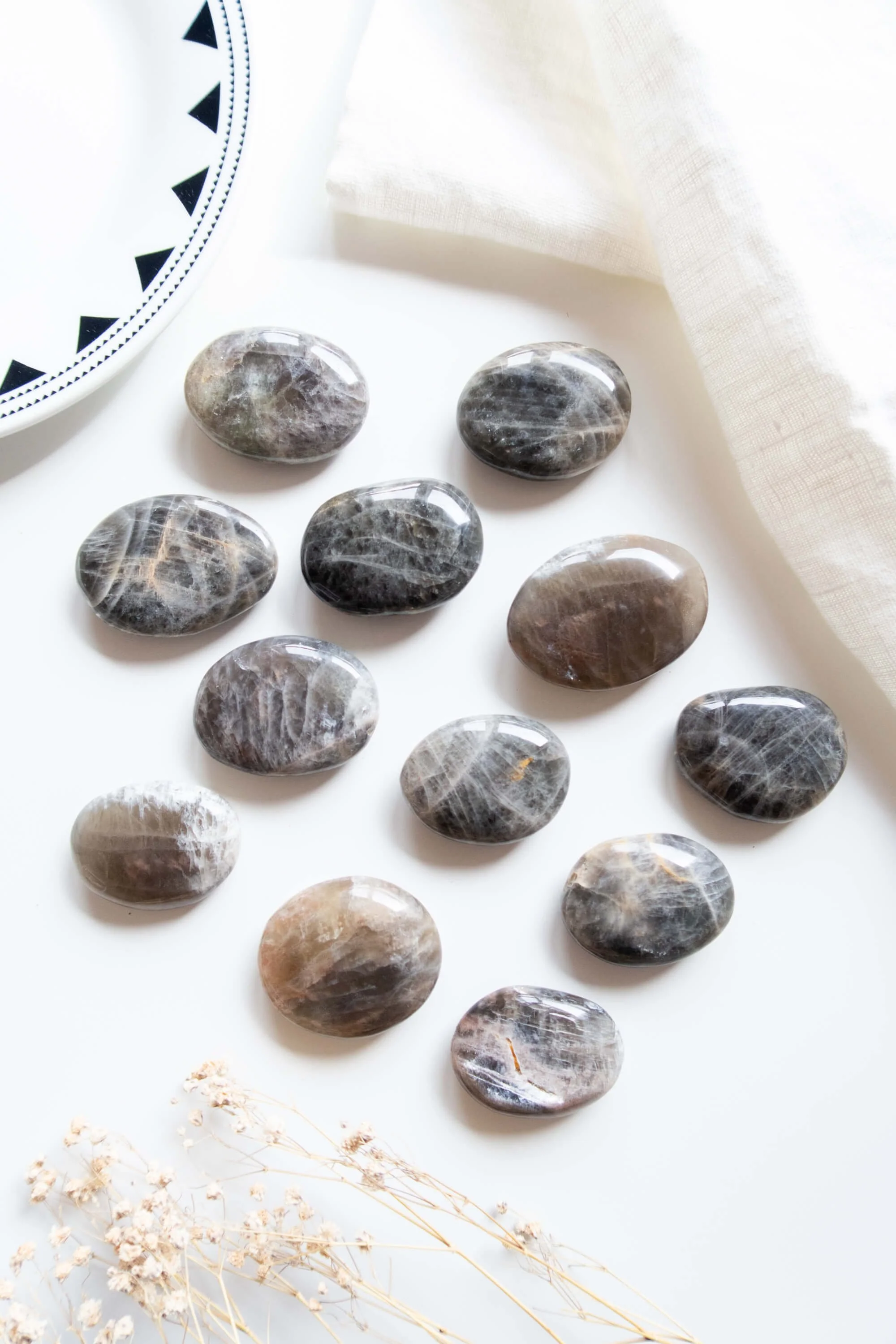 palm-stone-di-pietra-di-luna-nera (2).jpg