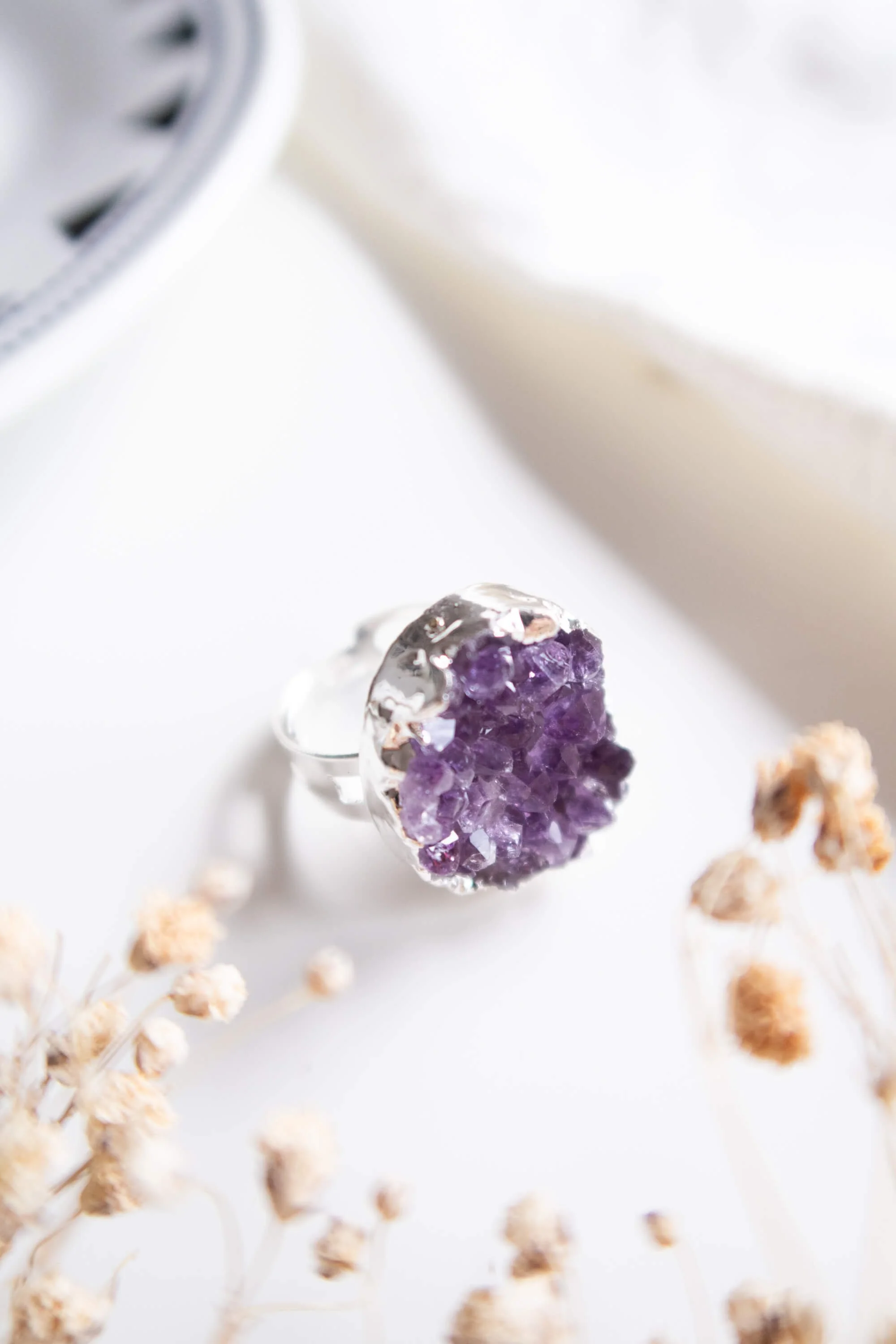 Anello regolabile con drusa di Ametista