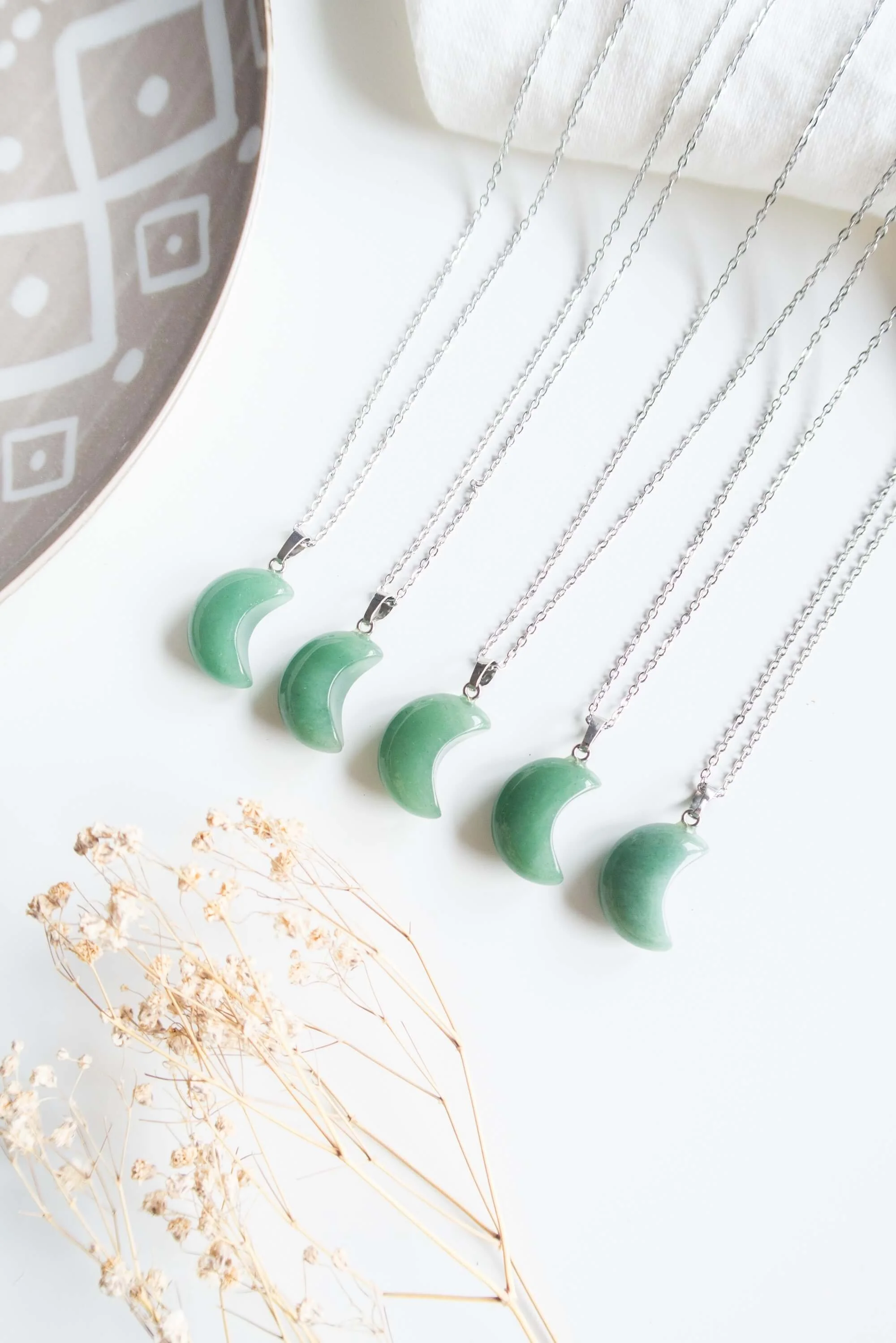 Collana con ciondolo di Avventurina Verde a forma di luna