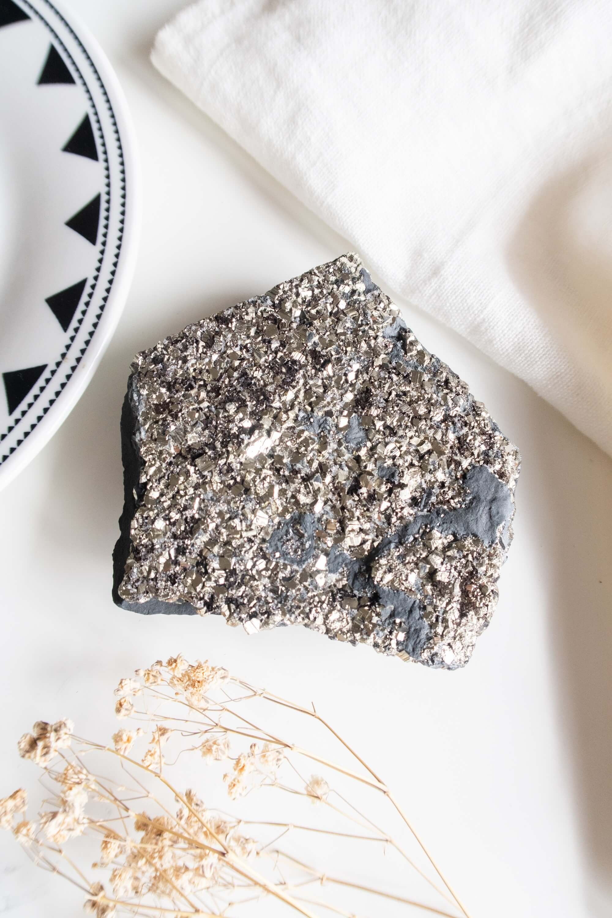 Pirite su Shungite
