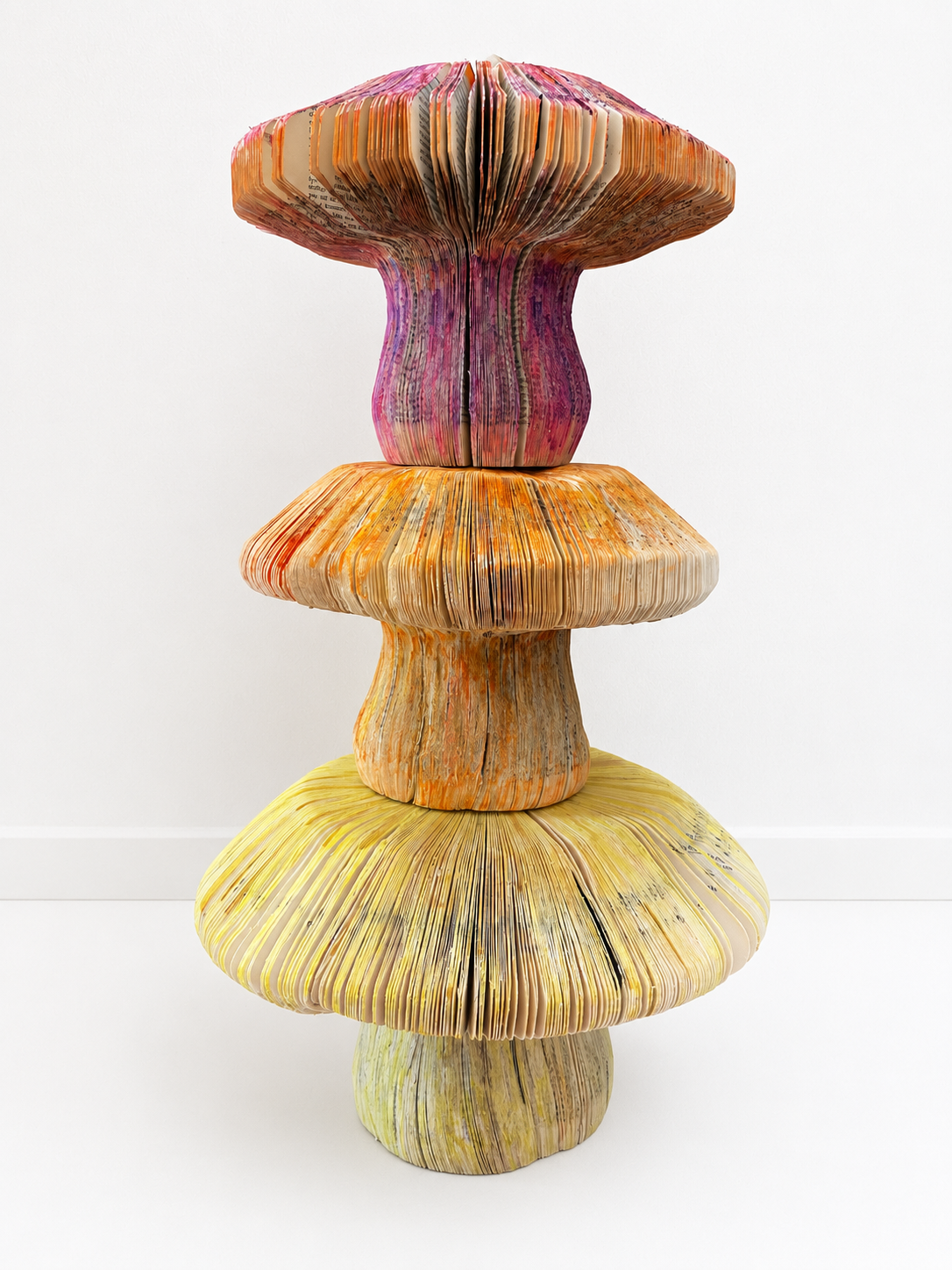 MUSHROOM TOTEM - ( THE PLANT OF LIFE)
2024
Hand crafted & sanded books, diamond dust,
100 cm high x 40 cm diameter 