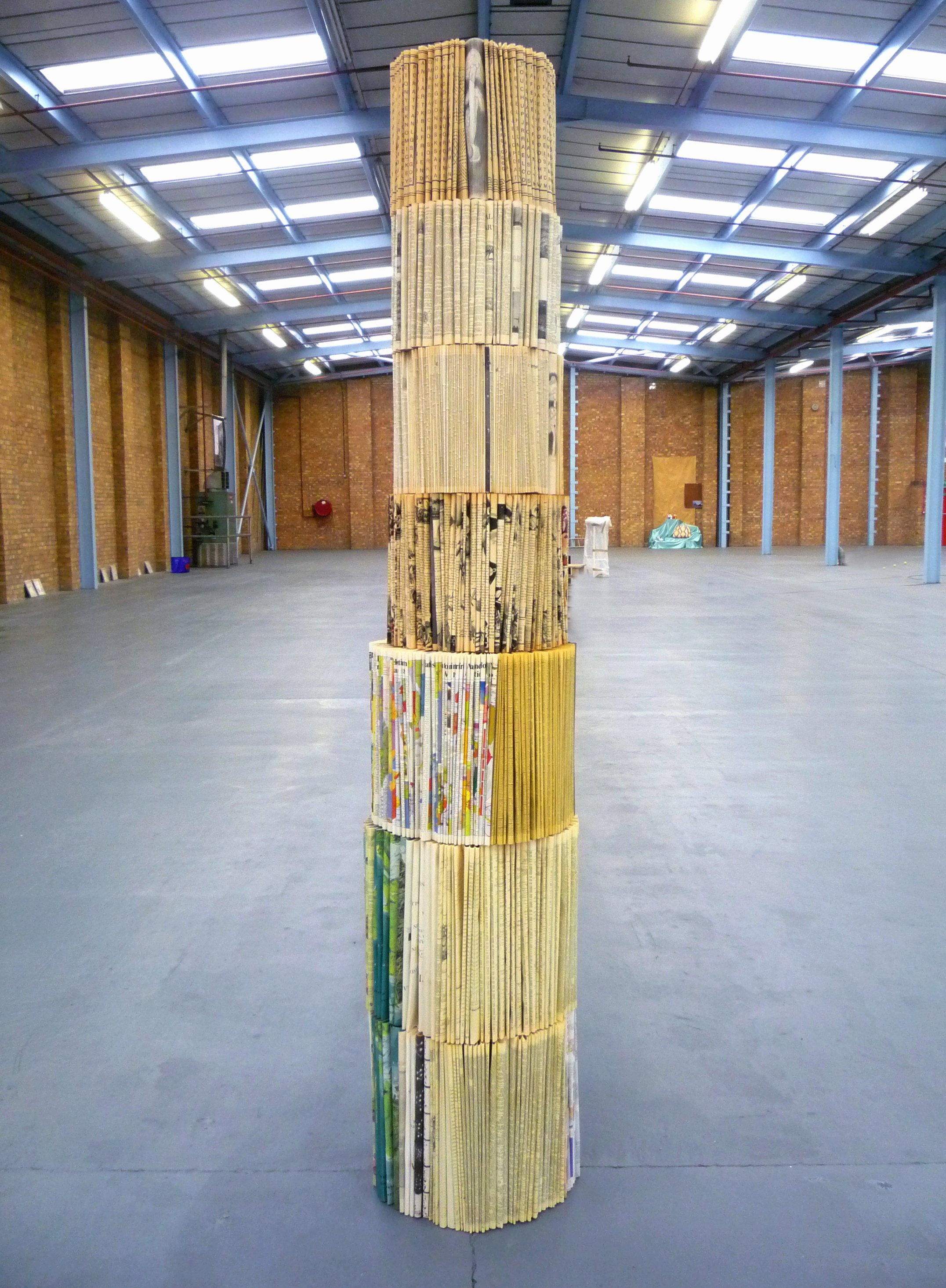 PILLAR I
2018
Distorted & hand-folded geography books and world atlases.
220 cm (heigh) × 50 cm (diameter).