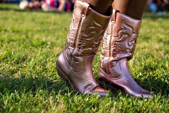 Who's ready to kick it with us at this year's Nashville Ros&eacute; Festival presented by @zanderinsurance? Get your tickets, tell your friends and save the date! Saturday, May 18 at East Park in Nashville.
🎟🥂
www.nashvillerosefestival.com