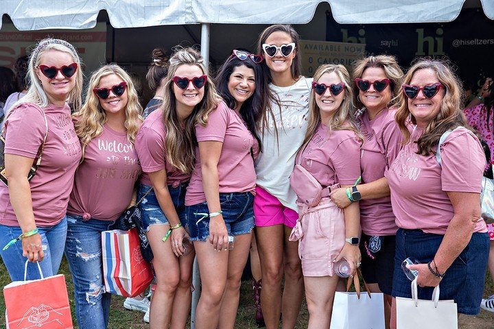 Bachelorette parties are better at Nashville Ros&eacute; Festival. It's like bar hopping, but all in one place! 🍷 Bring your DD, too. 
🎟 Link in bio!
#nashvilleros&eacute;festival #ros&eacute;wine #winefestival #nashvillefestival #nashvillefun #nas