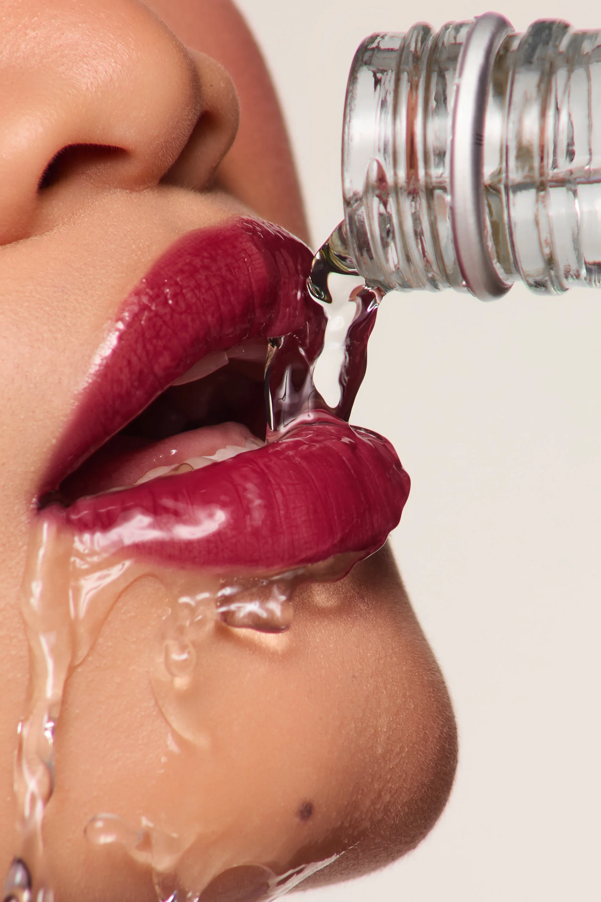 ELLA -LIP CLICK_BITTEN_000431.jpg