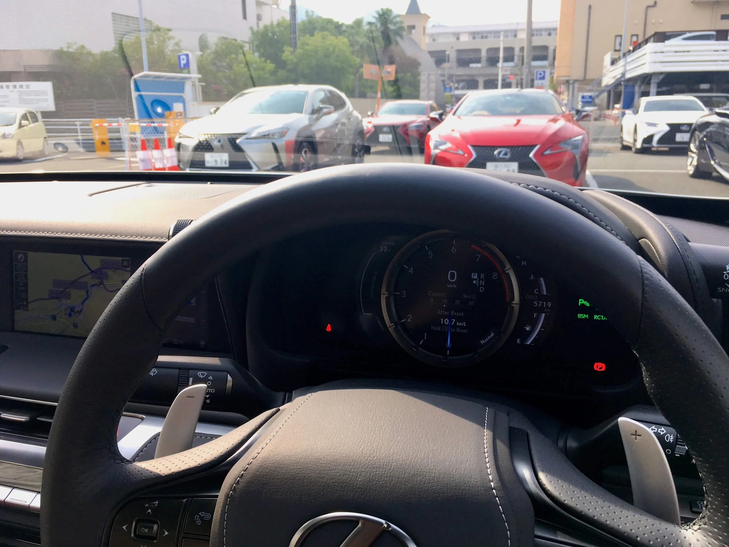  Klart för start med testbilen, en högerstyrd  Lexus LC500,  i Japan sommaren 2019. Foto: Eric Lund. 
