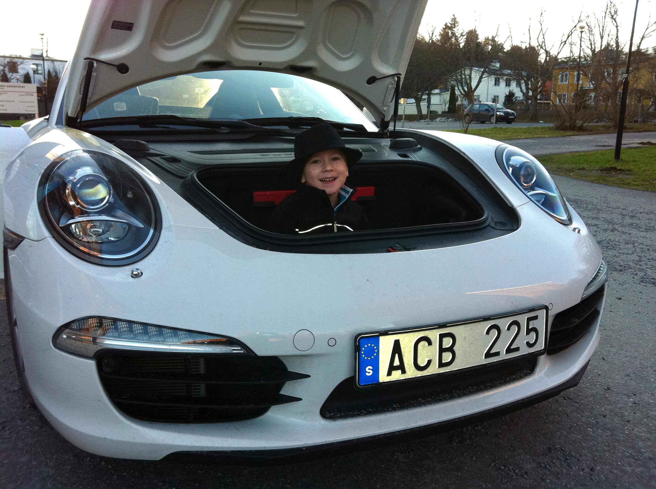 Julius provsitter det främre kupéutrymmet på testbilen Porsche 991 Carrera S, 2011. Foto: Eric Lund. 