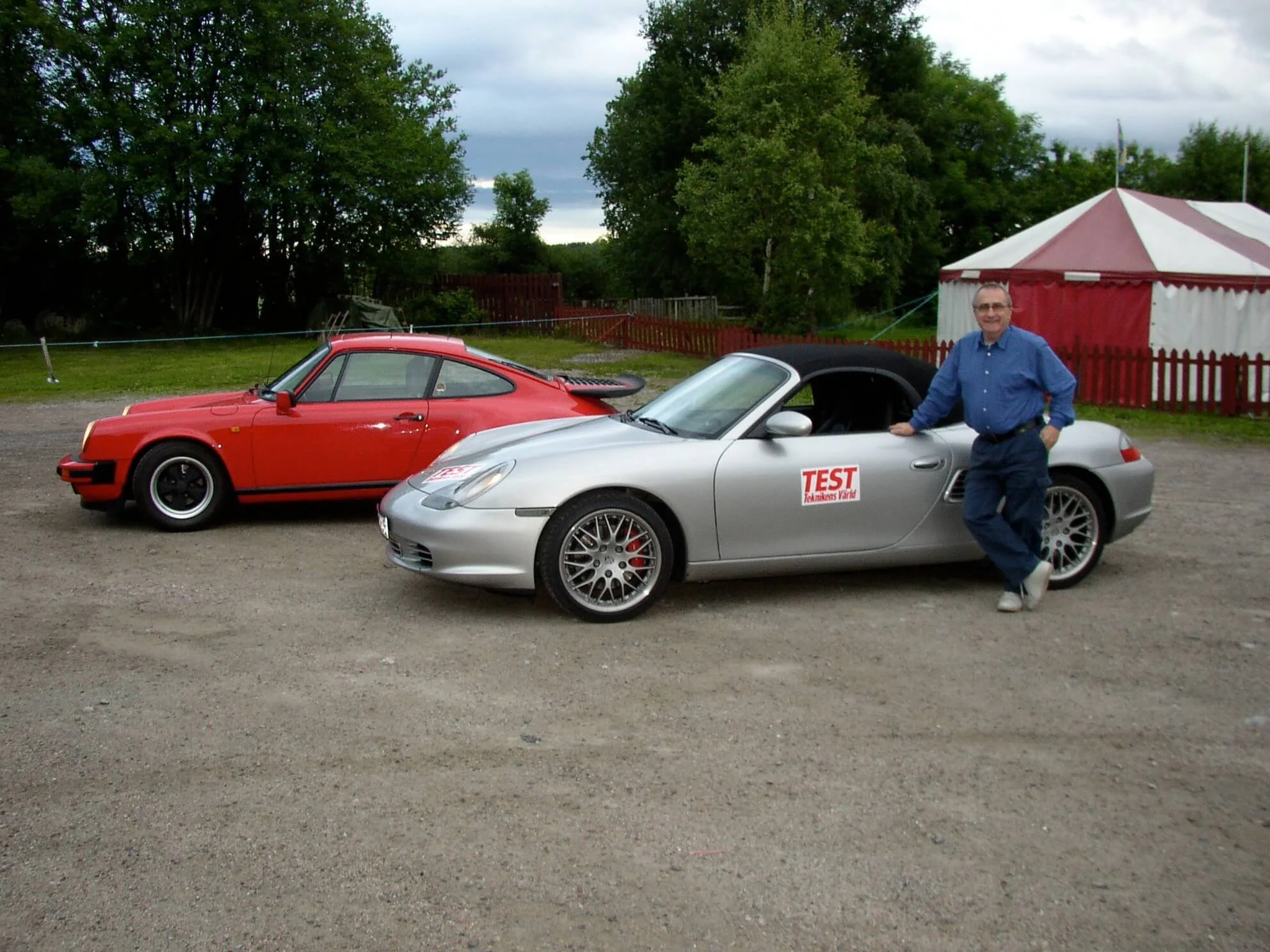  Stabben och jag skulle möta upp Dag Hogsten vid Hjulstabron för att överlämna testbilen Boxster S. 