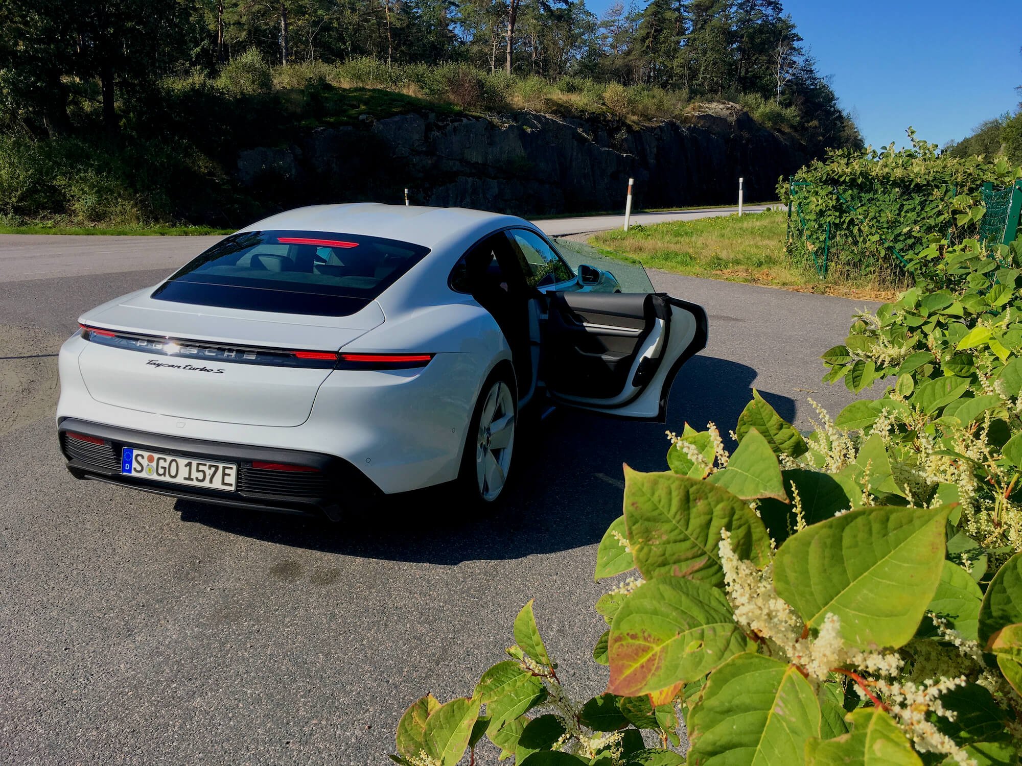 Den allra  första presstestkörningen av Porsche Taycan  ägde bland annat rum i Sverige. Foto: Eric Lund. 