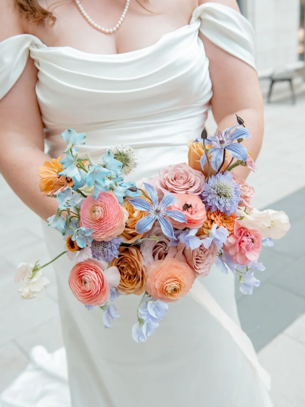 Let&rsquo;s get some spring wedding inspo on the grid because we can finally see the light at the end of this long dark winter ☀️ 🌸 

Management @lqevents 
Floral design @laceandbirch 
Photography @selinawhittakerweddings 
Tabletop Rentals @simplybe