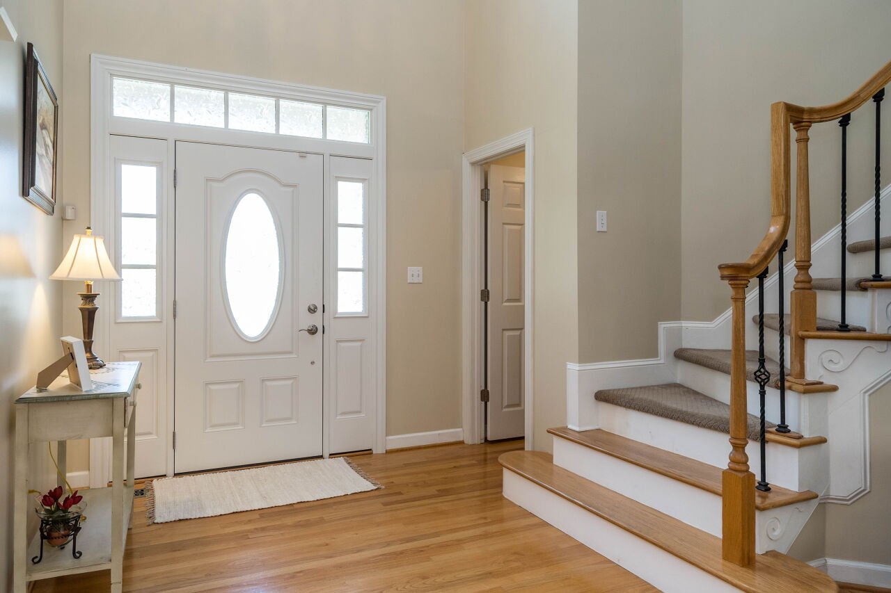 003-1280x960-entry-foyer.jpg