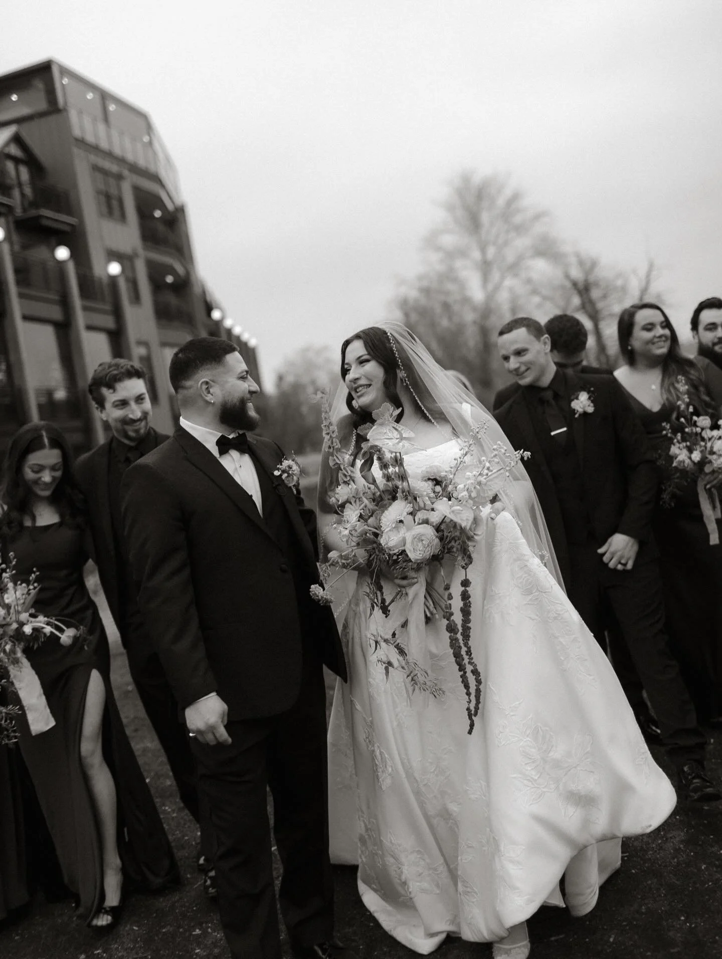 Some black + white favorites from D &amp; B&rsquo;s breathtaking day at @riverhouseatodettes . 🖤

Venue | @riverhouseatodettes 
Video | @foreverfilmworks 
Officiant | @marriagesbymarkd 
Makeup | @jaclynstancatiartistry 
Hair | @willowandjadenj 
Dres