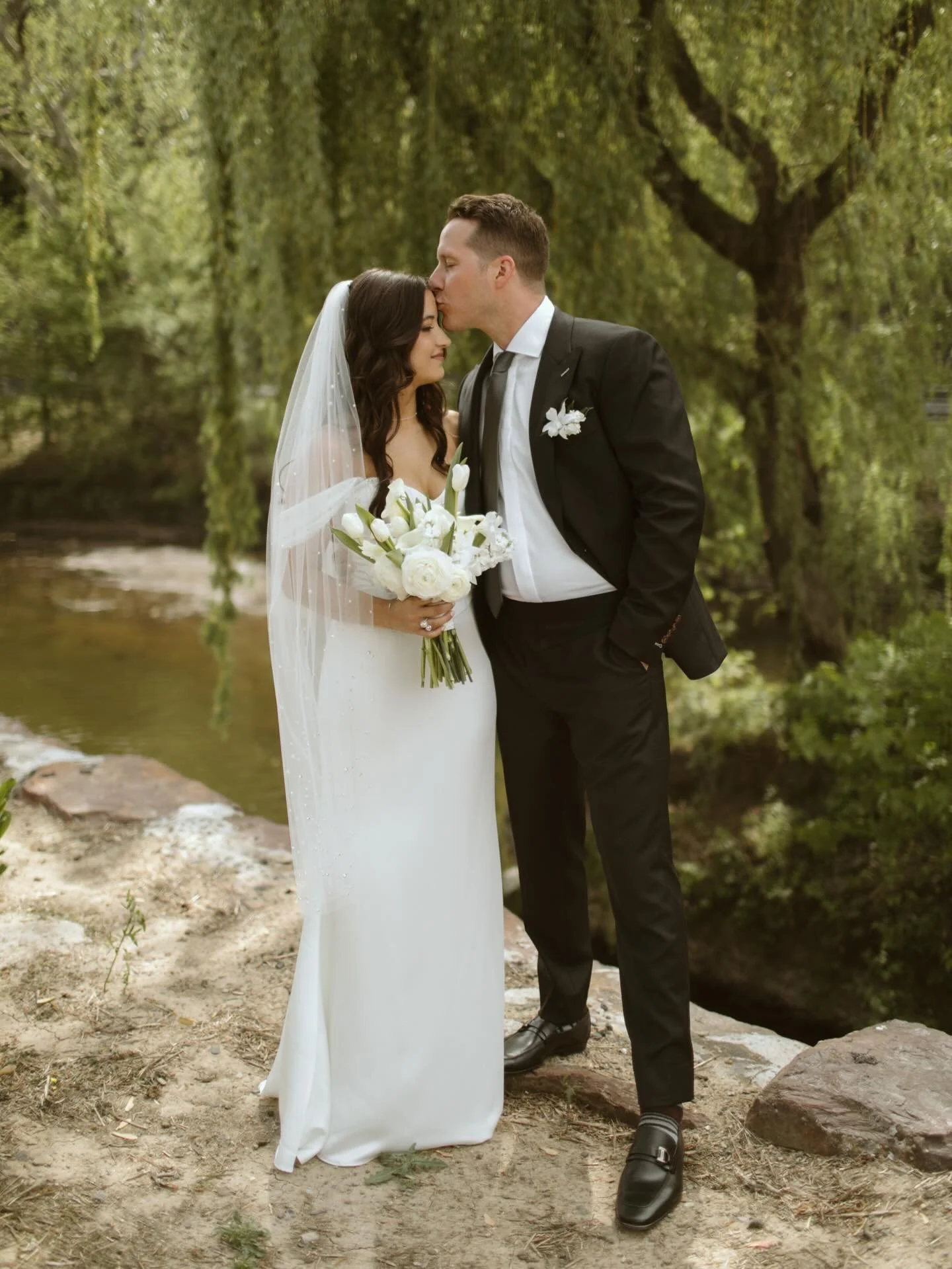 Throwback to this stunning spring day at @riverhouseatodettes ! Cannot wait to see green again!! 🌱