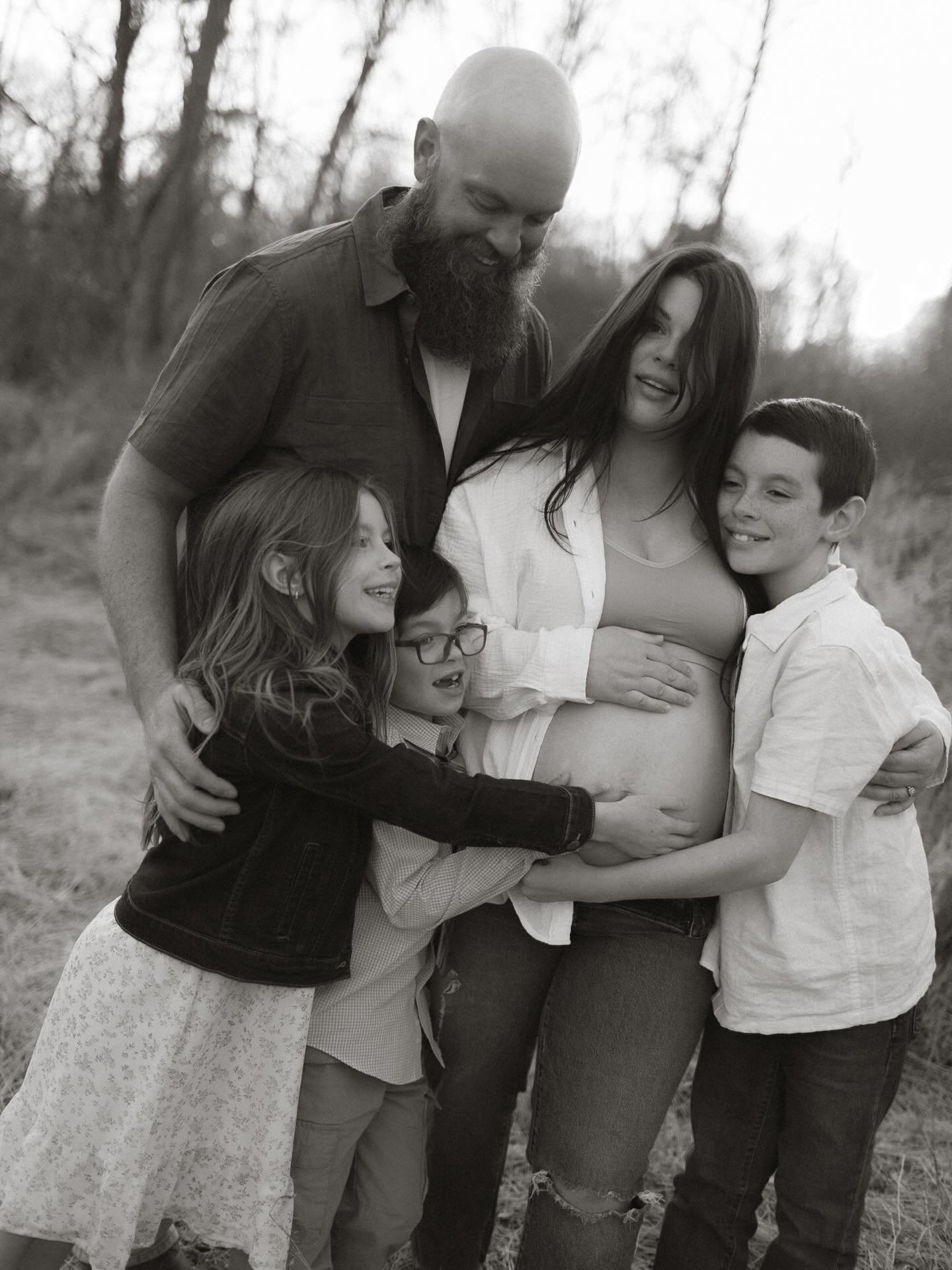 Some b+w favorites from this session with one of my favorite families. On the property they will build their future home. 🤎

My calendar for this year is filling up with so many beautiful families, and I&rsquo;m so, so grateful. It&rsquo;s something