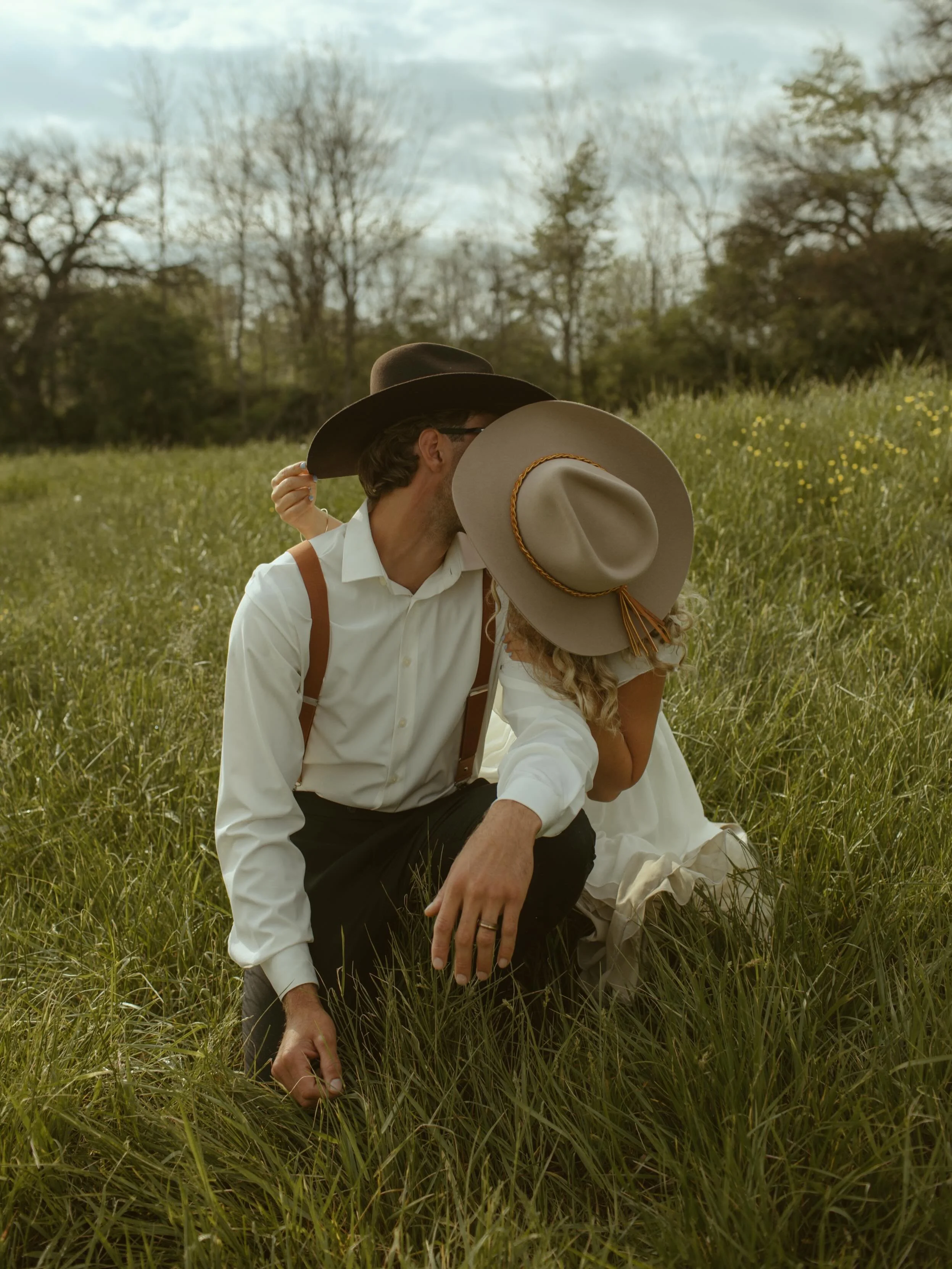 Absolute joy in every moment of Tessa &amp; Steven&rsquo;s day this past weekend. Embracing the rain and head over heels for each other. What an absolute honor it was to witness. 🤎🌾