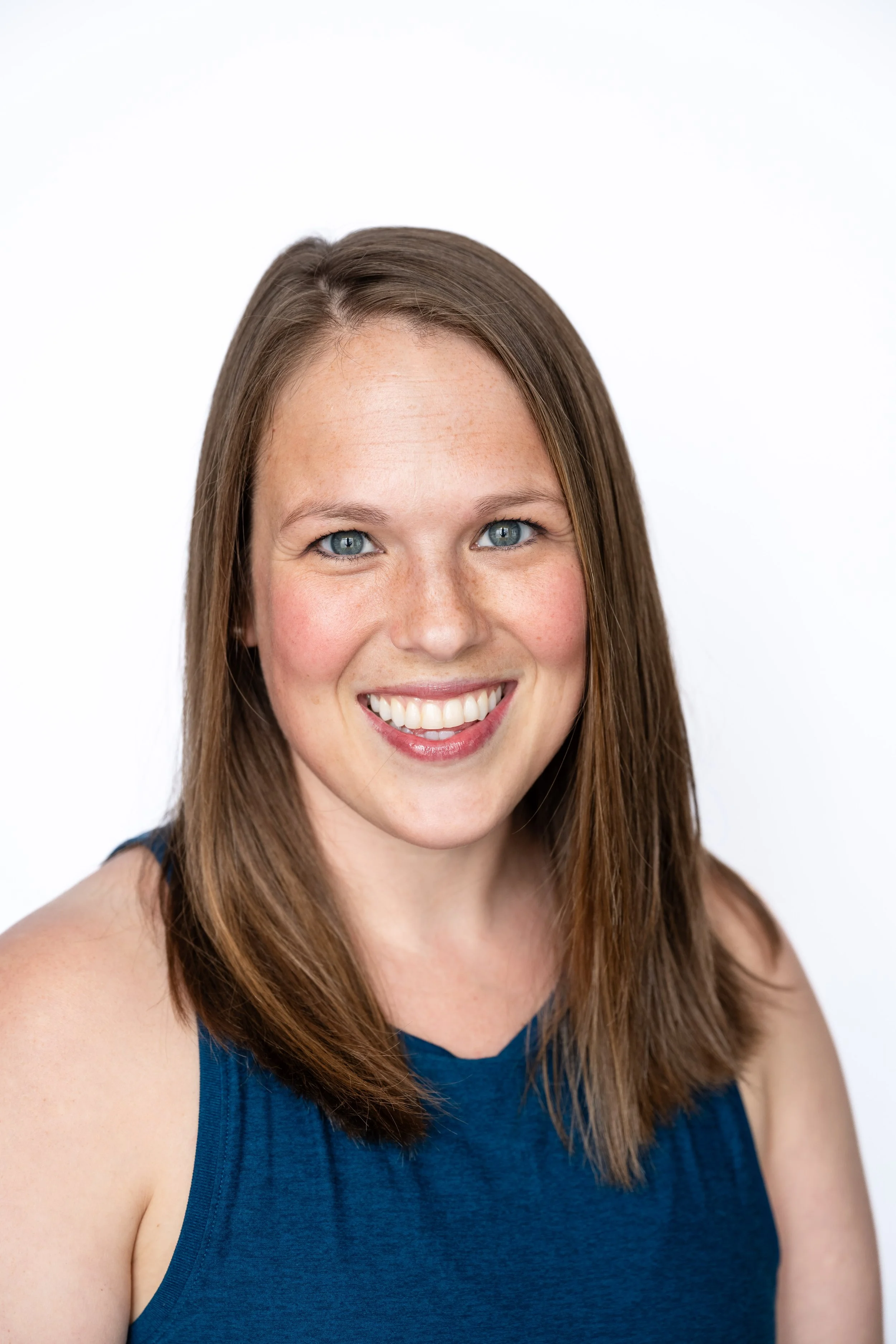 alyssa-michaud-yoga-teacher-team