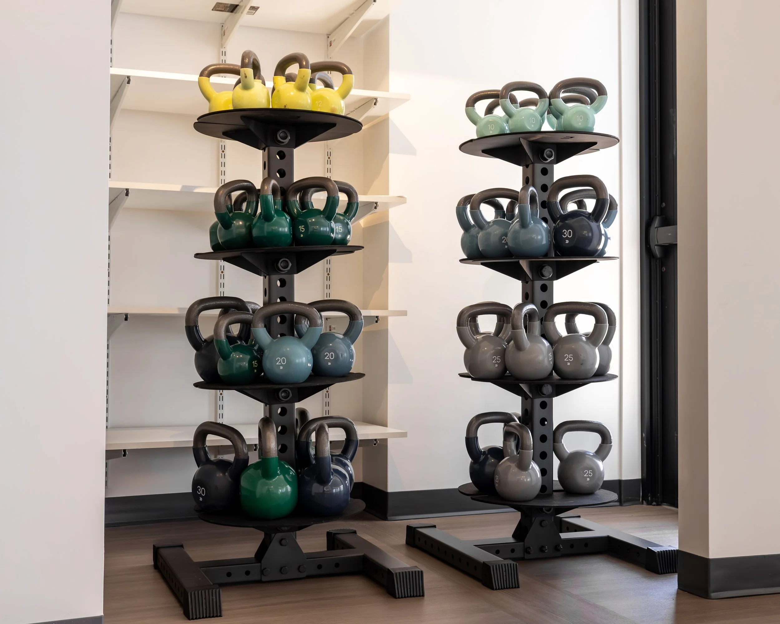 Kettlebell selection of multiple weights