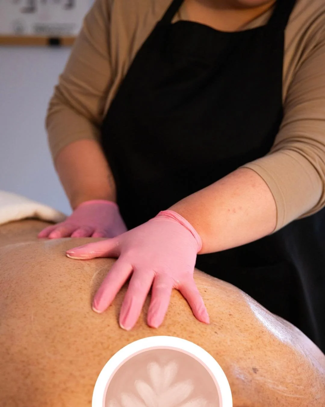 ✨𝐒𝐨𝐢𝐧 𝐝𝐮 𝐃𝐨𝐬 &mdash; 𝐝𝐞́𝐭𝐞𝐧𝐭𝐞 𝐩𝐨𝐮𝐫 𝐭𝐨𝐮𝐬.✨
Ton dos travaille fort chaque jour&hellip; il m&eacute;rite un vrai moment de rel&acirc;chement ! 🧖🏻&zwj;♀️

𝐂𝐞 𝐬𝐨𝐢𝐧 𝐜𝐨𝐦𝐩𝐥𝐞𝐭 𝐜𝐨𝐦𝐩𝐫𝐞𝐧𝐝 :
&bull; Nettoyage en profo