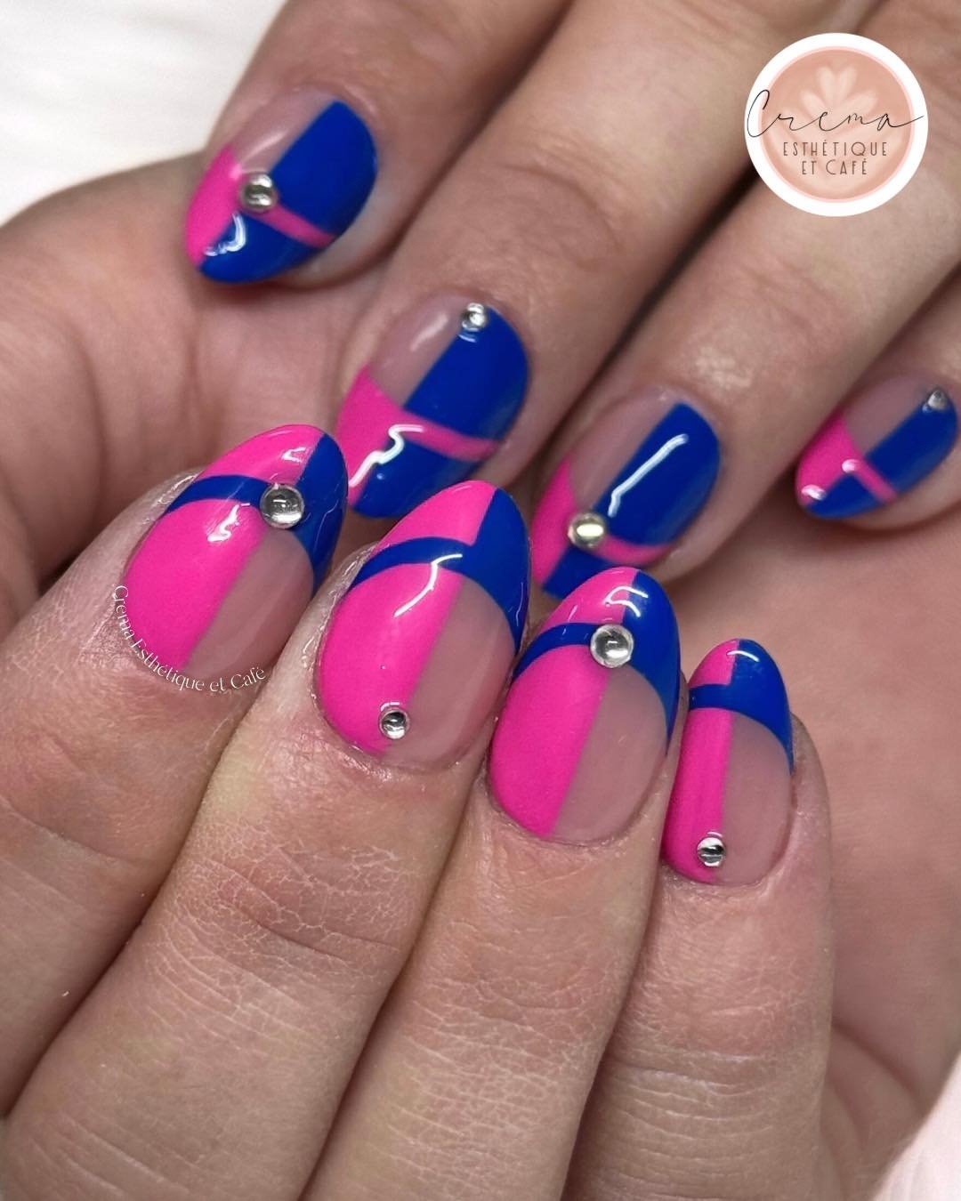 Une manucure qui te repr&eacute;sente, un moment pour toi, et un 𝘱&rsquo;𝘵𝘪𝘵 𝘣𝘳𝘪𝘯 de caf&eacute;ine. 💅☕️

R&eacute;serve d&egrave;s maintenant : 
✨ En message priv&eacute; ici m&ecirc;me
✨ En t&eacute;l&eacute;phonant au (450) 750-8739

D&ea