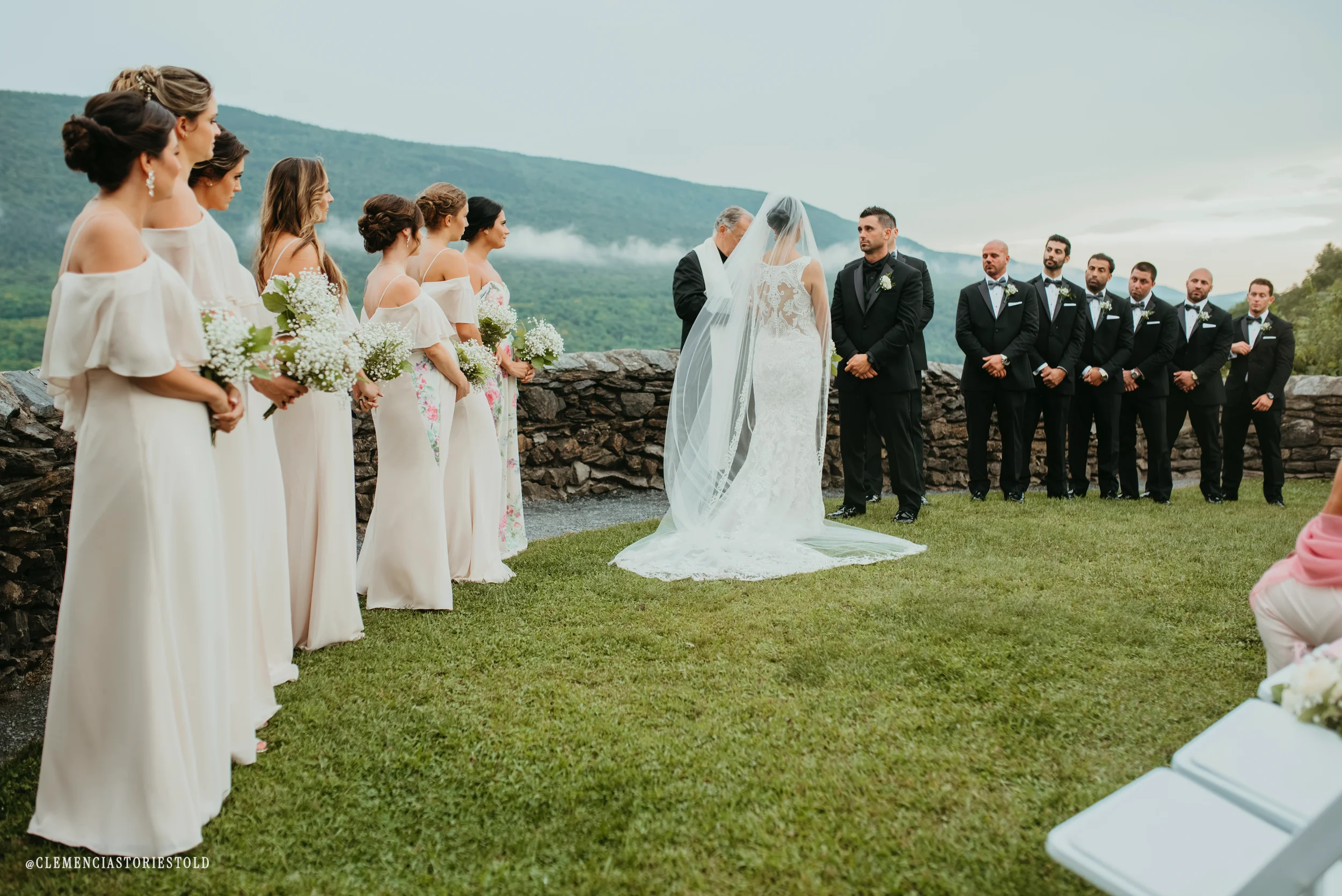 Alyssa & Jeremy Wedding_Hildene Lincoln Home Vermont_Photo by Tricia Suriani-82.webp