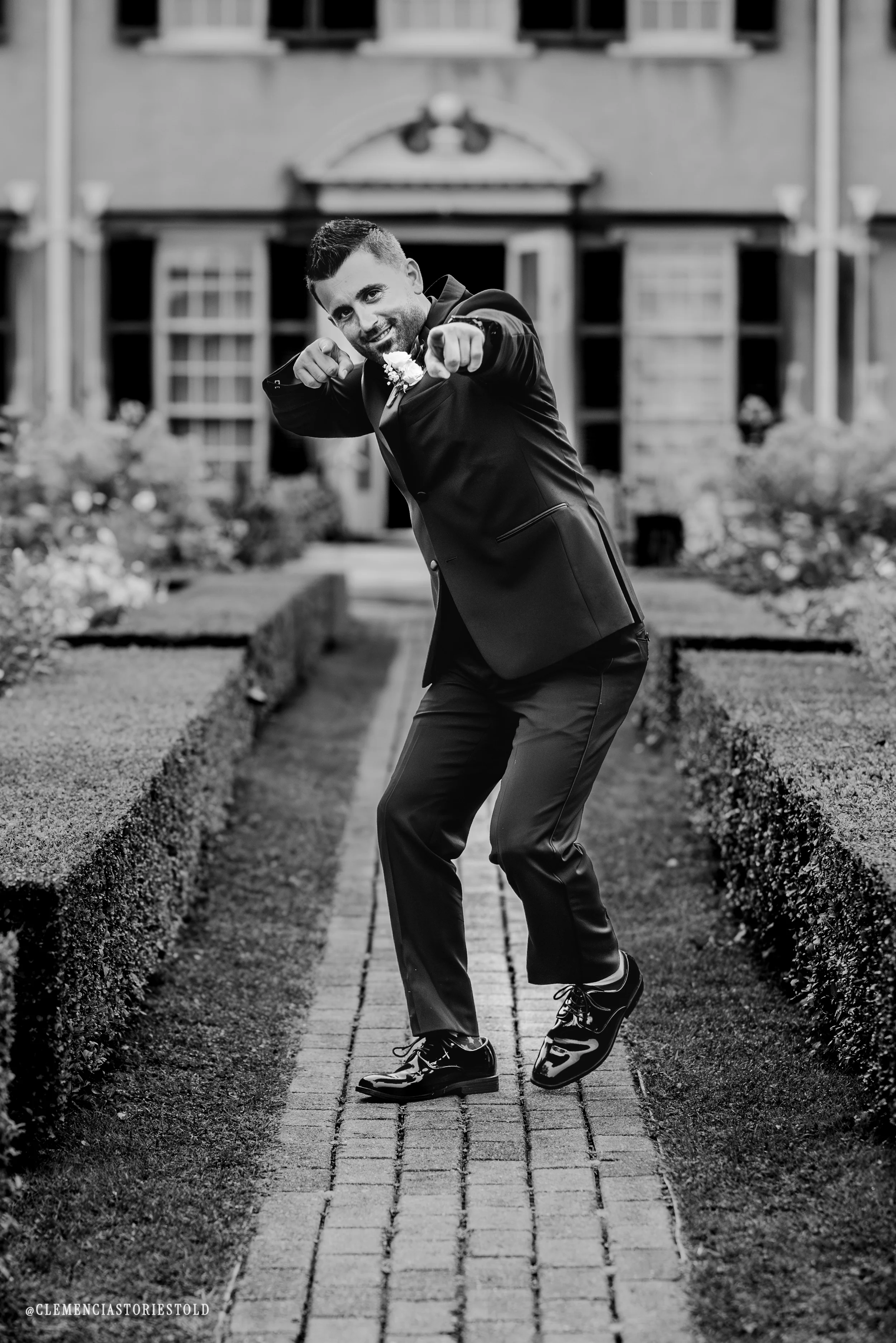 Alyssa & Jeremy Wedding_Hildene Lincoln Home Vermont_Photo by Tricia Suriani-63.webp