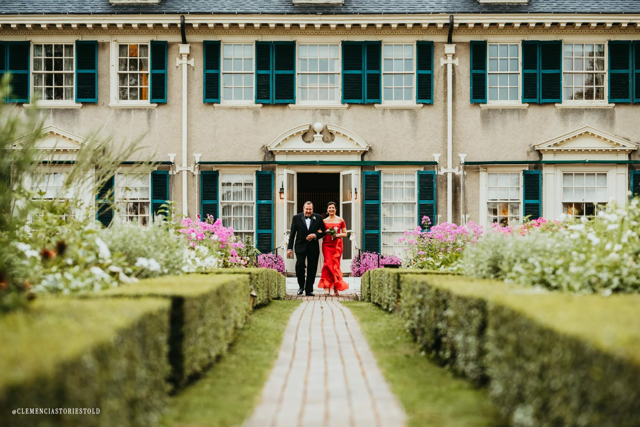 Alyssa & Jeremy Wedding_Hildene Lincoln Home Vermont_Photo by Tricia Suriani-64.webp