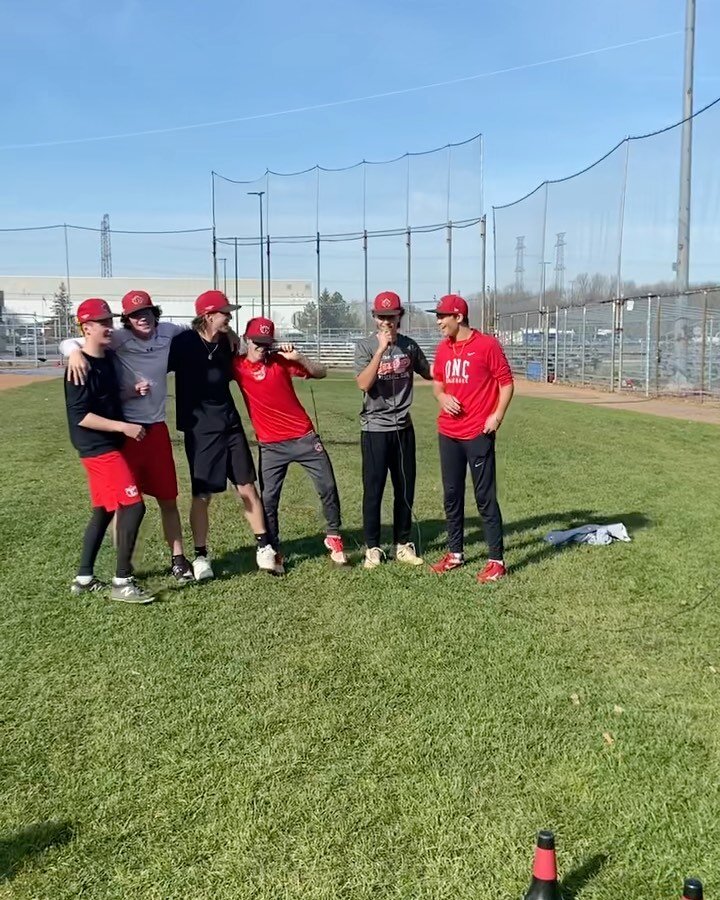 Great day with @onc_baseball helping them run their #omahachallenge Team Building Event.  There was some questionable Karaoke skills on display by the losing teams !! #teambuilders
#preparetocompete #ottawabaseball