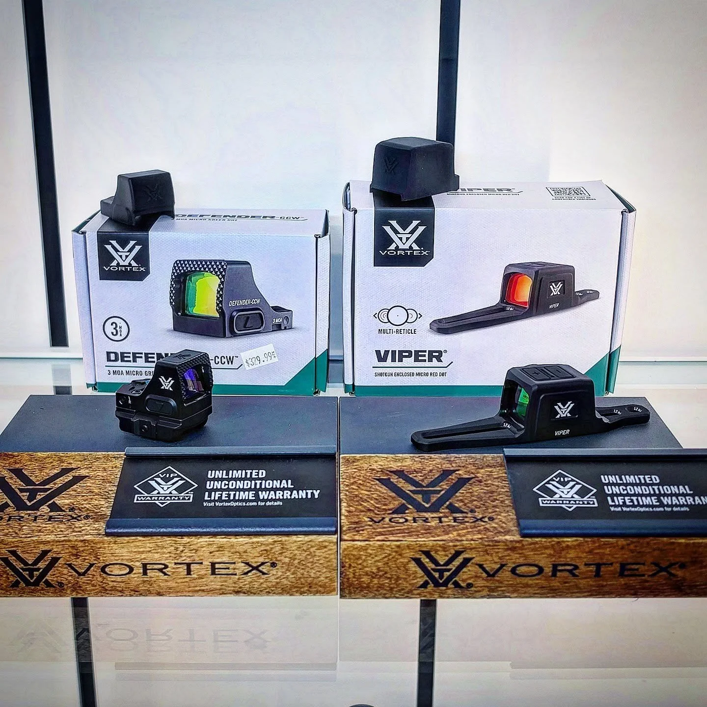 Vortex Red Dot Sight Guide 

Vortex red dot sights are durable, parallax-free optics designed for fast target acquisition, featuring illuminated, single-point reticles (typically 3 or 6 MOA) and unlimited eye relief. Popular on pistols and rifles, th