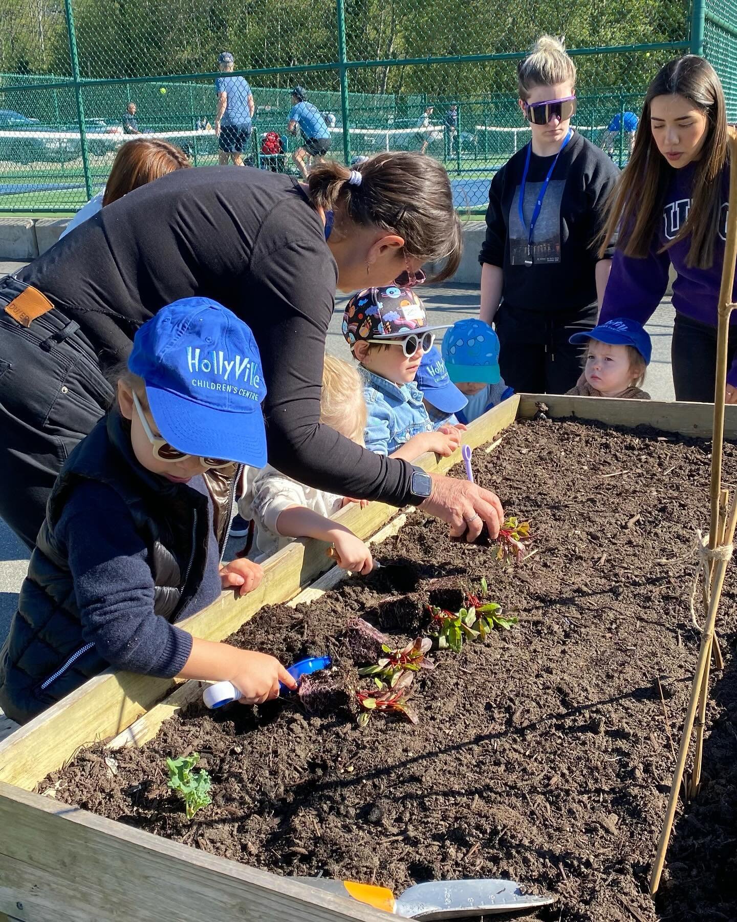 This earth day our Mini Members learned how to garden and plant their own vegetables! 
.
.
#happyearthday #earthday #hollyburncountryclub #countryclub #hollyburn #westvancouver #hcc #aclubforlife #minischolars #gardening