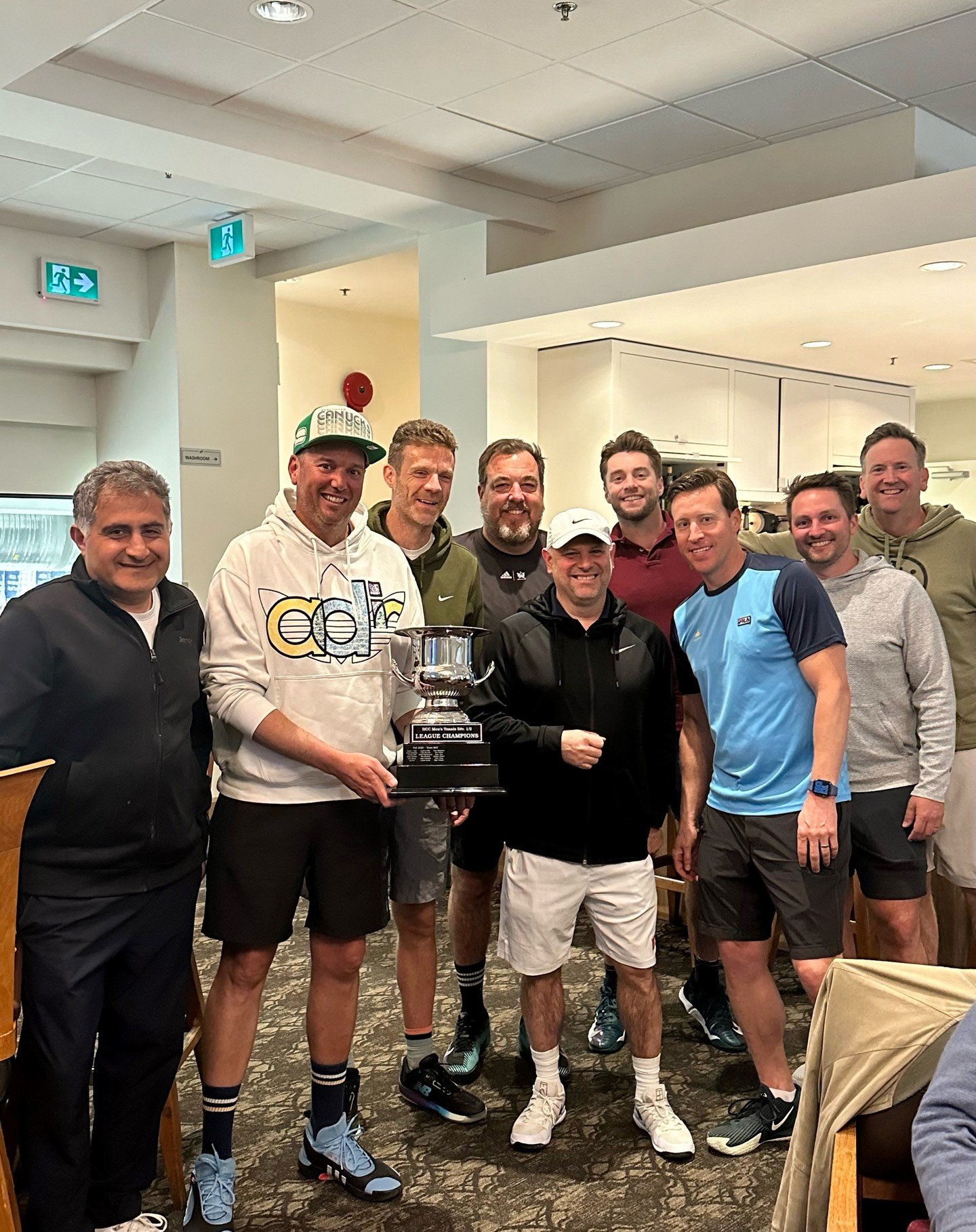 Men&rsquo;s Div 1 &amp; 2 Winter season wrapped up with Team Bell taking the title in a deciding tiebreaker after a 3-3 split match result in the final. Another competitive season with some impressive tennis!
.
.
#tenniscanada #tennispro #hollyburnco