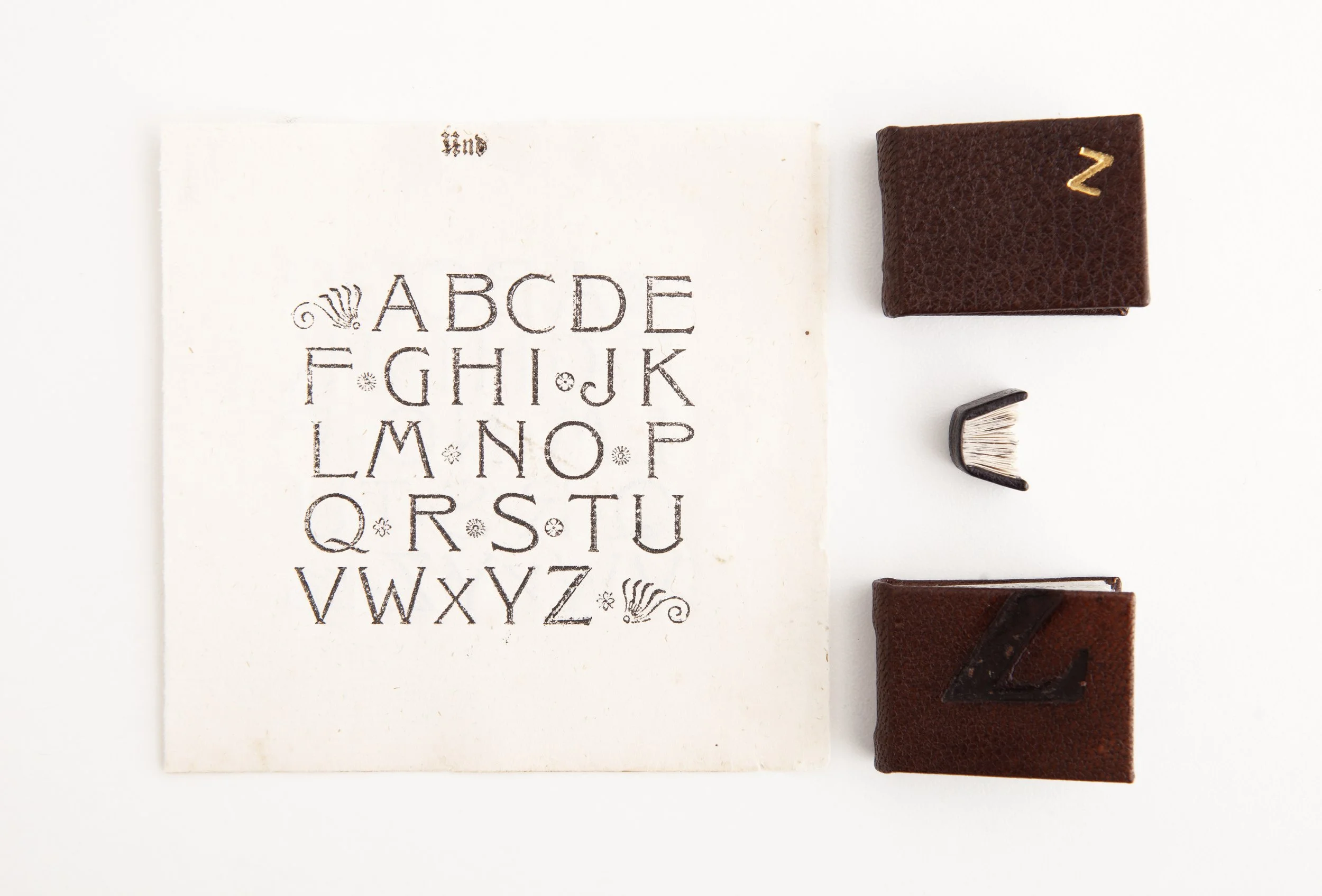 Minature books Mark Summers 002.jpg