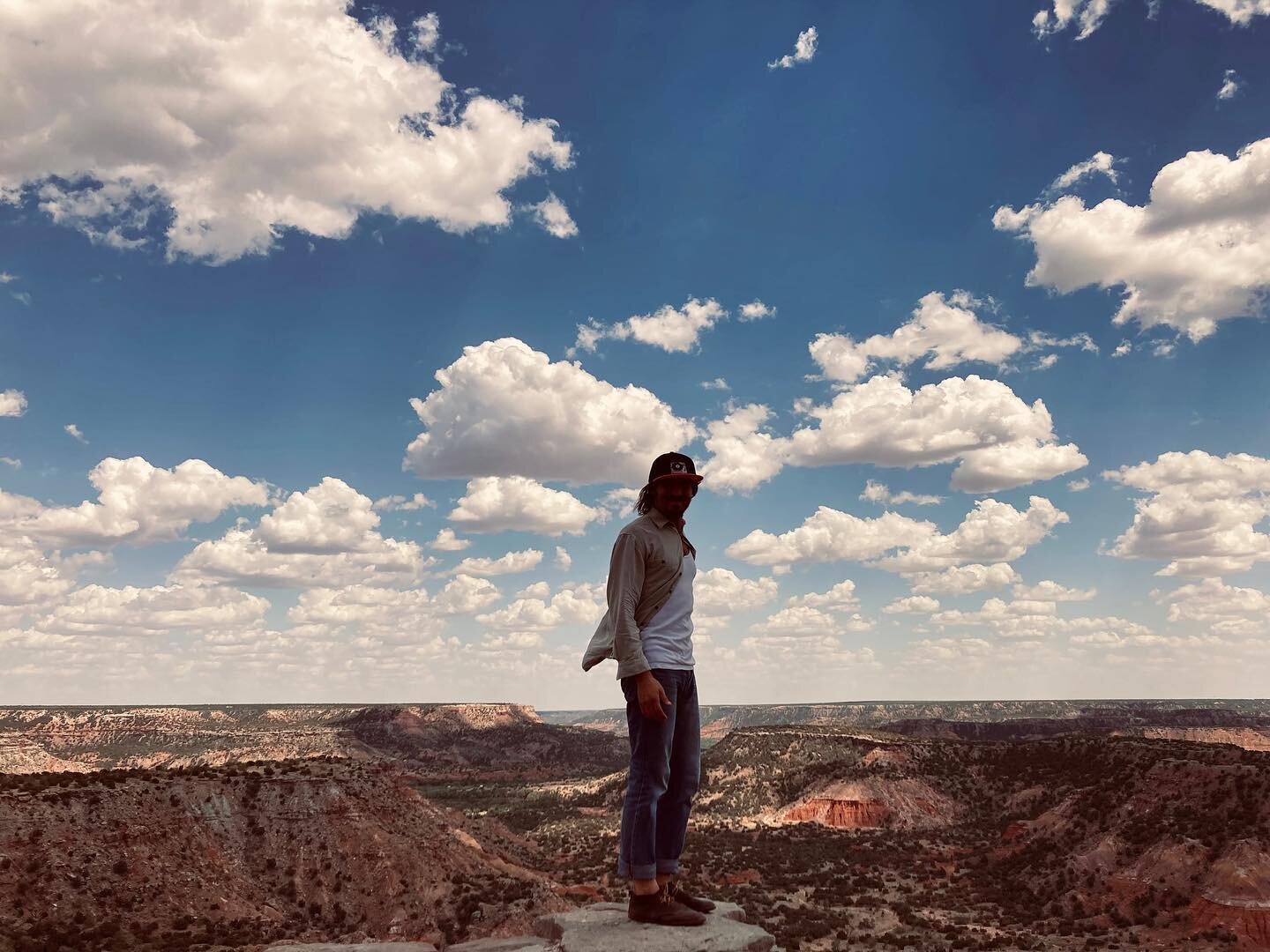 Jammin in Raton (come morning I&rsquo;ll be through them hills and gone)
We made it through Texas to higher ground @gatecitycraftbar TONIGHT!
#newmexicotrue #mountainmusic #songwriter #luckylovetour #paloduro