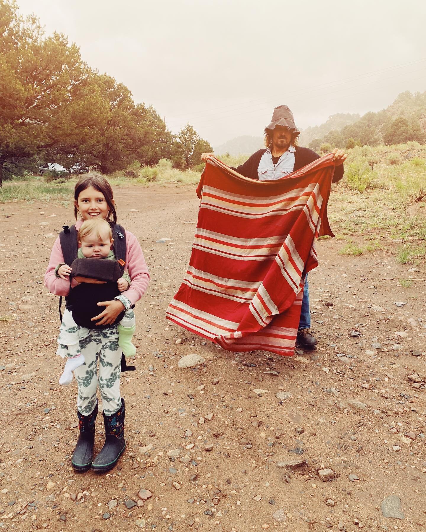 The Lucky Love Tour is packing up and heading down the road for some more fun shows this week
@mancosbrewingcompany (thurs 3.7)
@_motelsoco_ (fri 3.8)
@burgerstandtaos 
📸 @samiwiley 
#luckylovetour #coloradomusic #taosmusic #songwriter #familystyle 