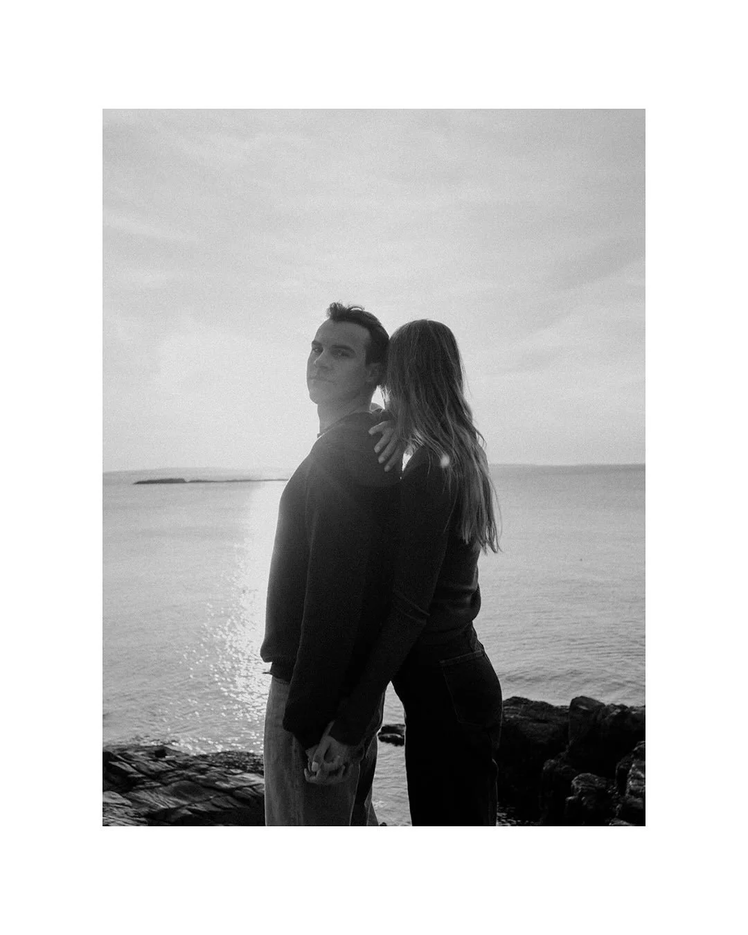 Photos that look and feel like β¨youβ¨
Every gallery that I deliver looks different, and that’s because I base my editing off of the energy of the couple, the weather, lighting, the color of clothing they’re wearing, their skin tones, and
