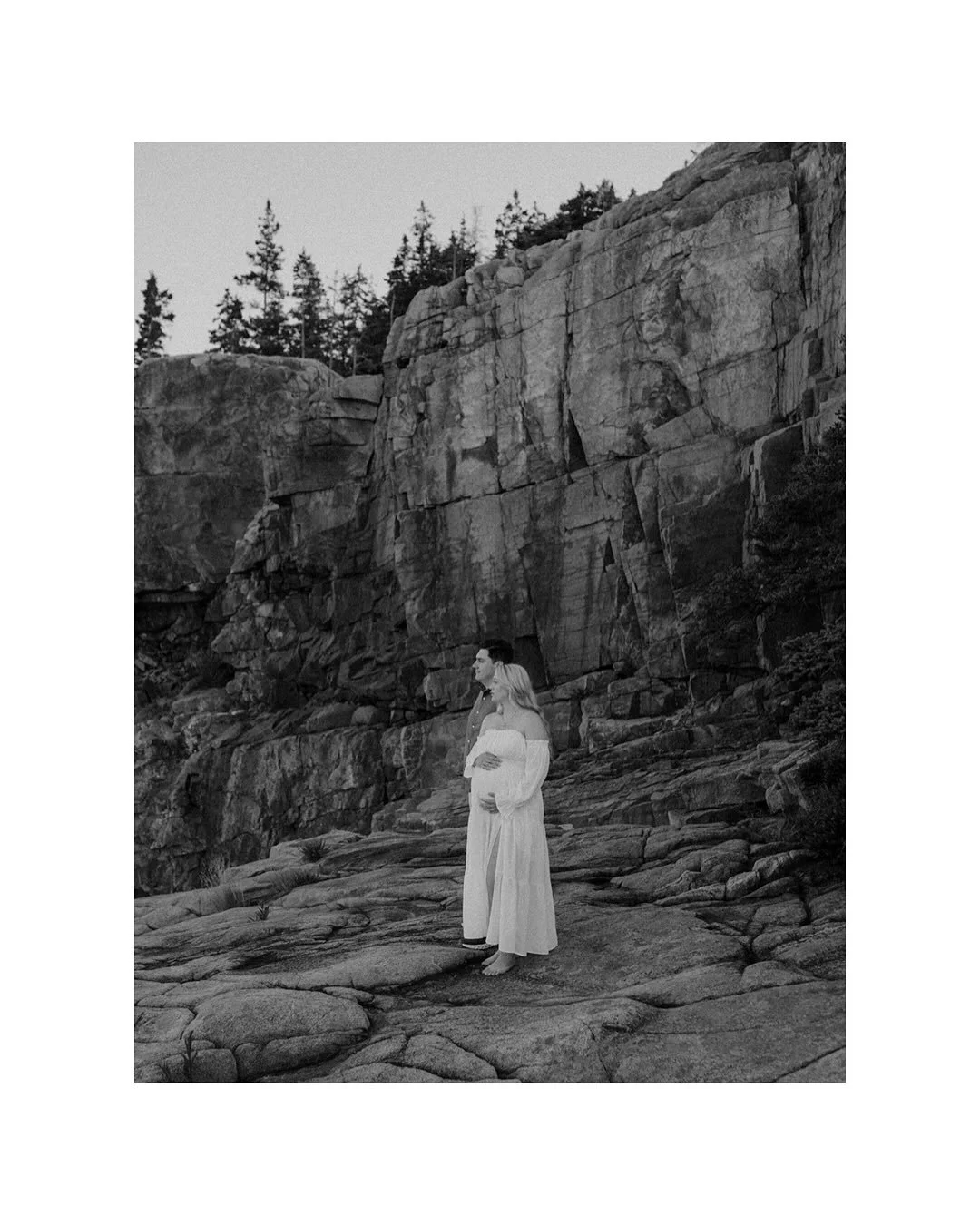 A picture perfect Acadia maternity session ✨