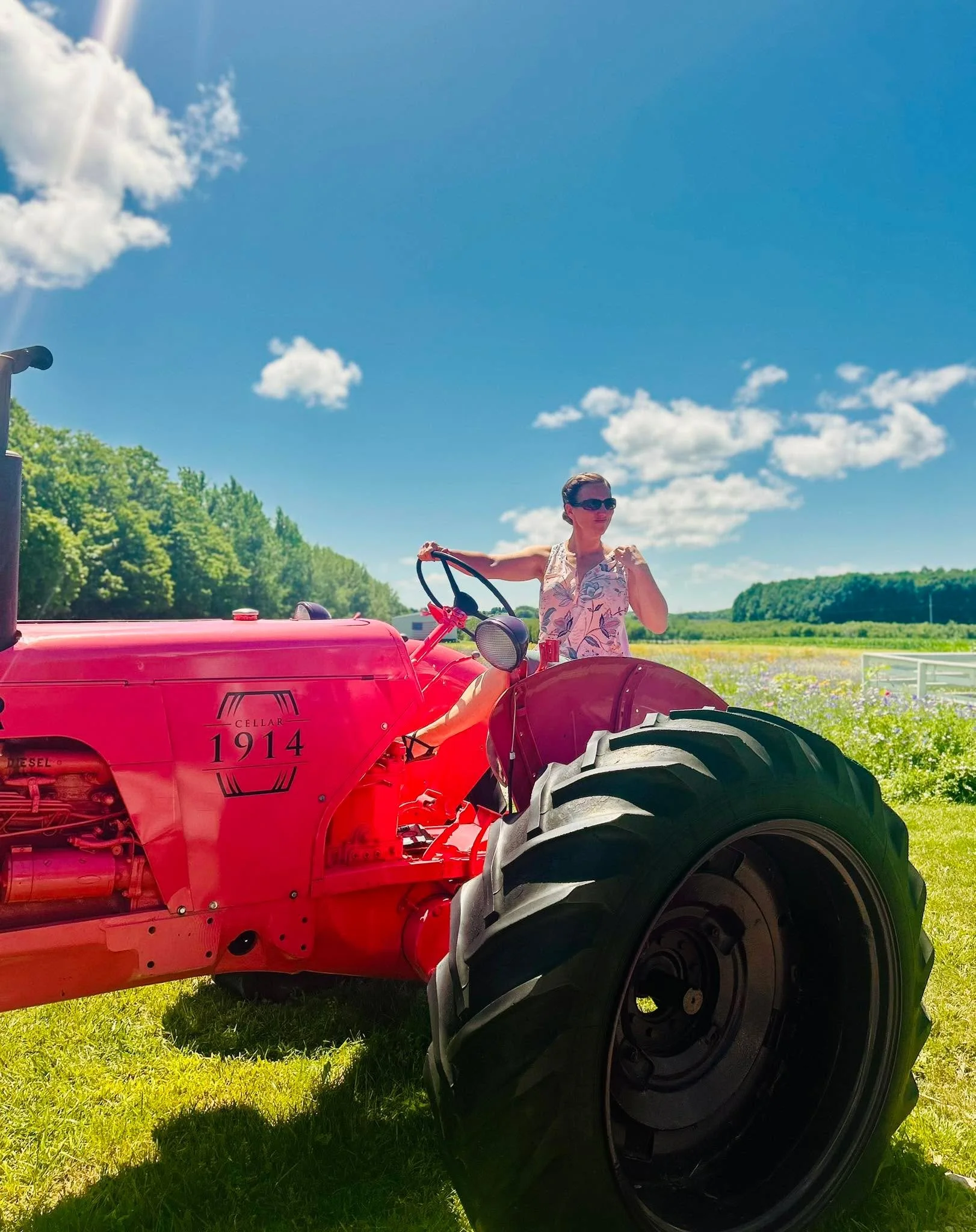 Taken but not tame 🤪 Just a goat girl on a girls&rsquo; getaway&mdash;raising a little hell and feelin&rsquo; unstoppable on a sexy pink tractor, soakin&rsquo; up the sun &amp; makin&rsquo; memories with my ride-or-dies&hellip;