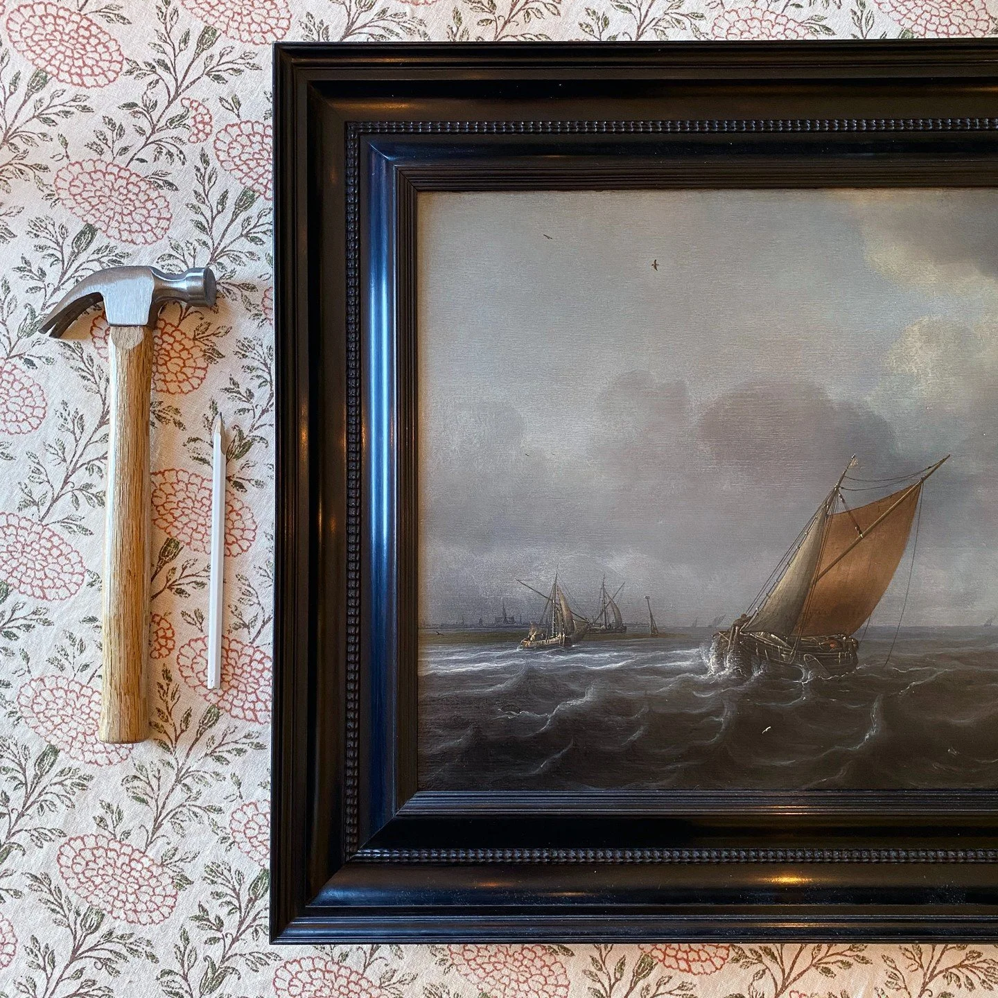 Justus de Verwer (Amsterdam. 1626-1688)

Dutch marine painter and illustrator from the period of the Golden Age.

De Verwer was the son and pupil of Abraham de Verwer and followed him in style and theme. He produced primarily marine art. From 1651 to