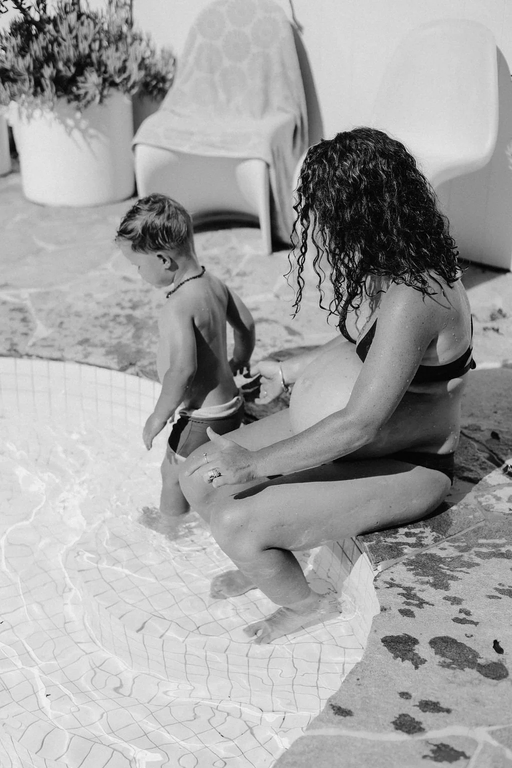 Maternity photoshoot underwater Mornington Peninsula Pool Location