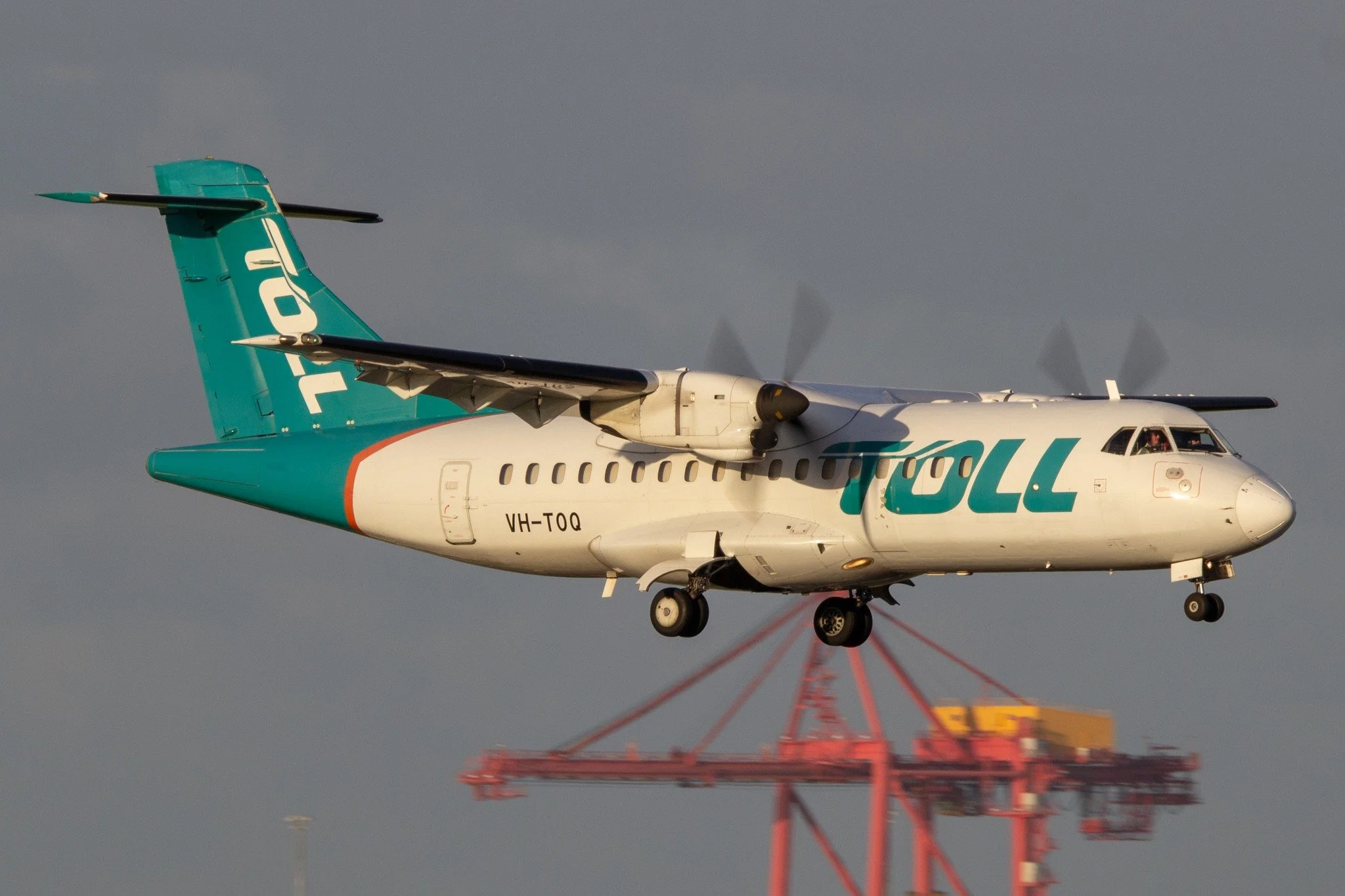 ATR-42 VH-TOQ arriving into Brisbane in 2022, shortly before being sold to Hevilift, this aircraft is still flying as P2-KSW in PNG.