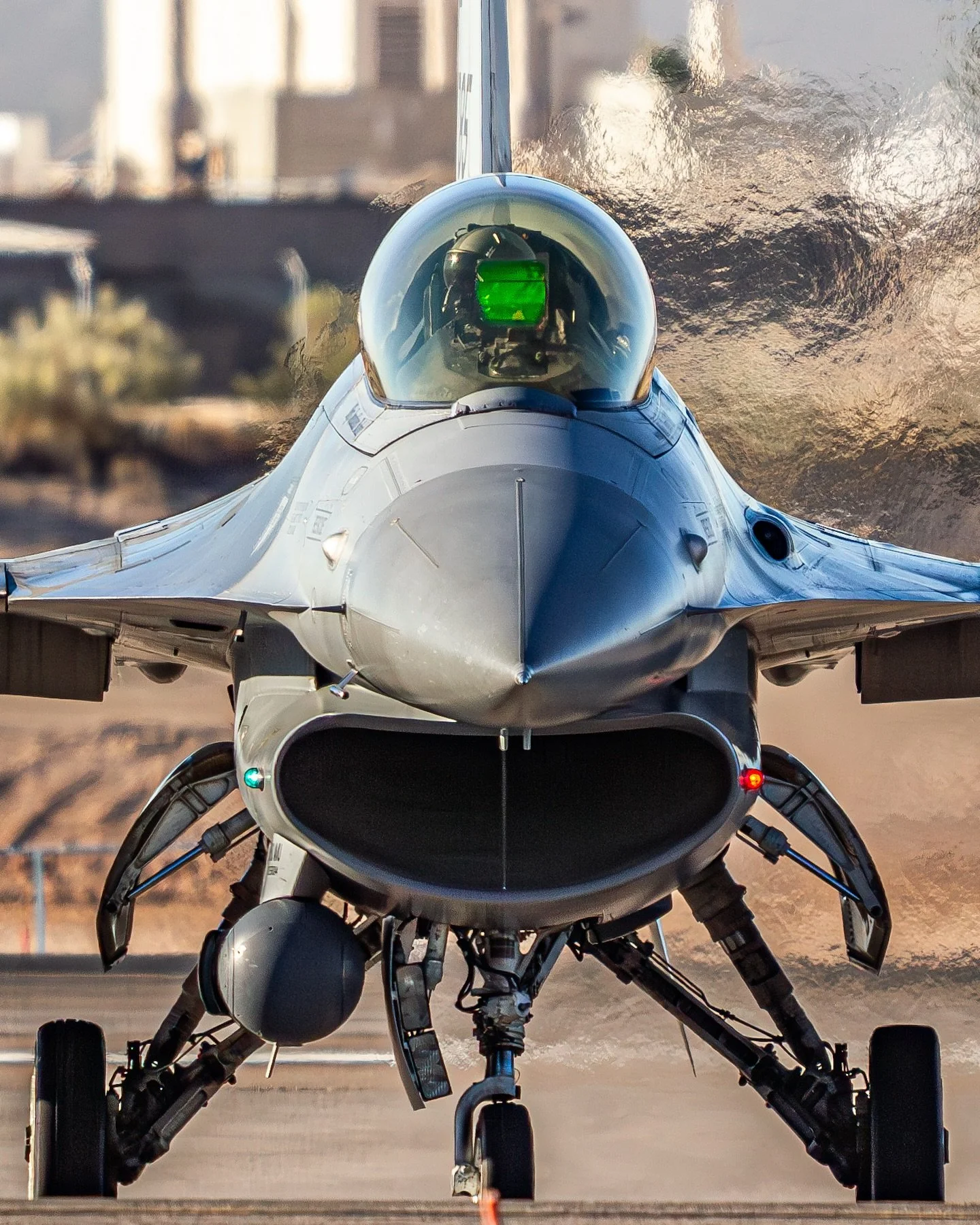 Never before seen photos of some Tucson fun 👀👀👀
#aviation #avgeek #planespotting #f16 #lockheedmartinf16 #generaldynamics #fighterjet #f16viper #ang #usaf #usairforce #usa #arizona #airshow #afterburner #fighter #aircraft #photography