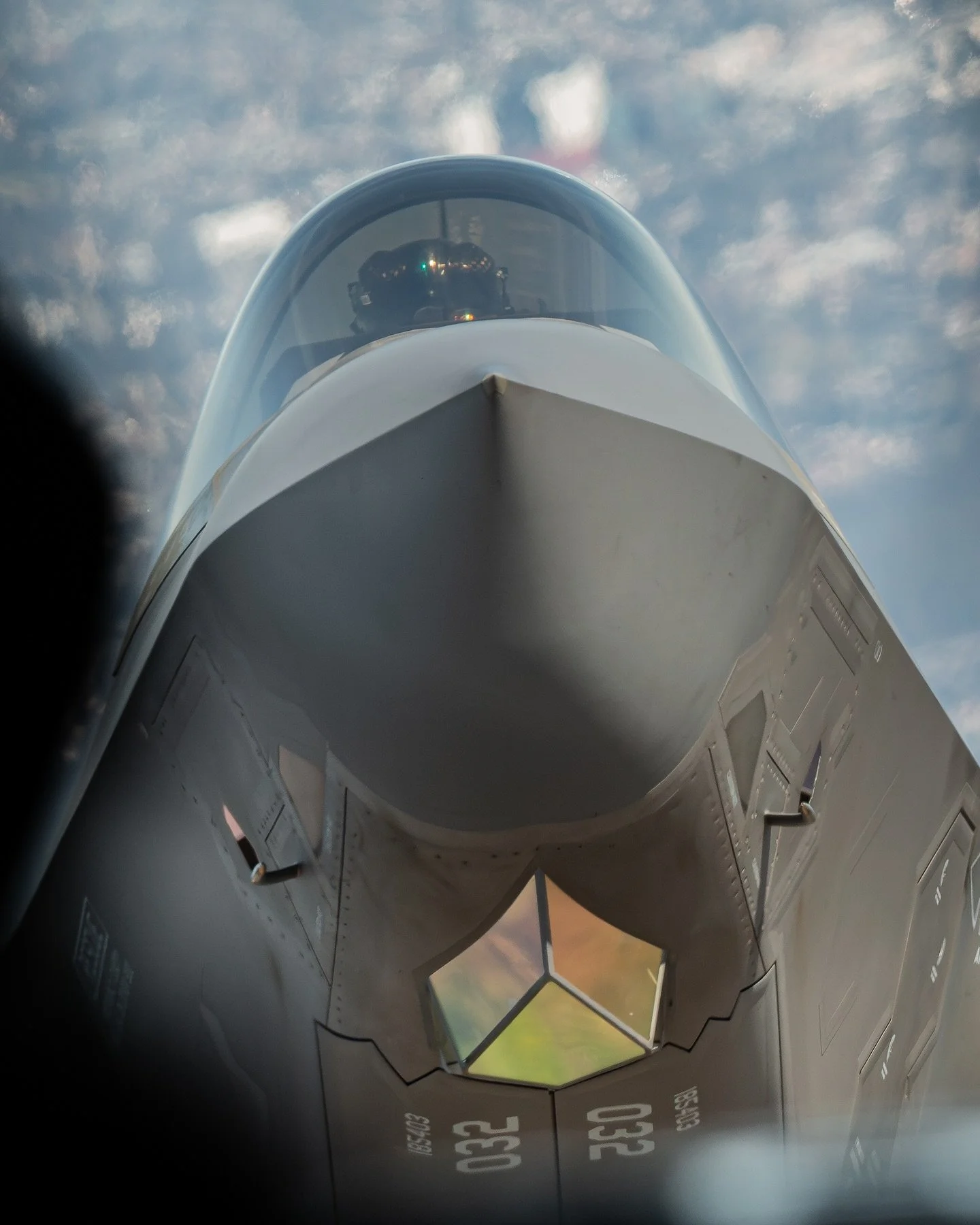 On the Verge
@ausairforce 
#aviation #f35 #airtoair #f35lightningii #planespotting #a2a #ausairforce #richmondairshow #avgeek #richmond #raafbaserichmond #lockheedmartin